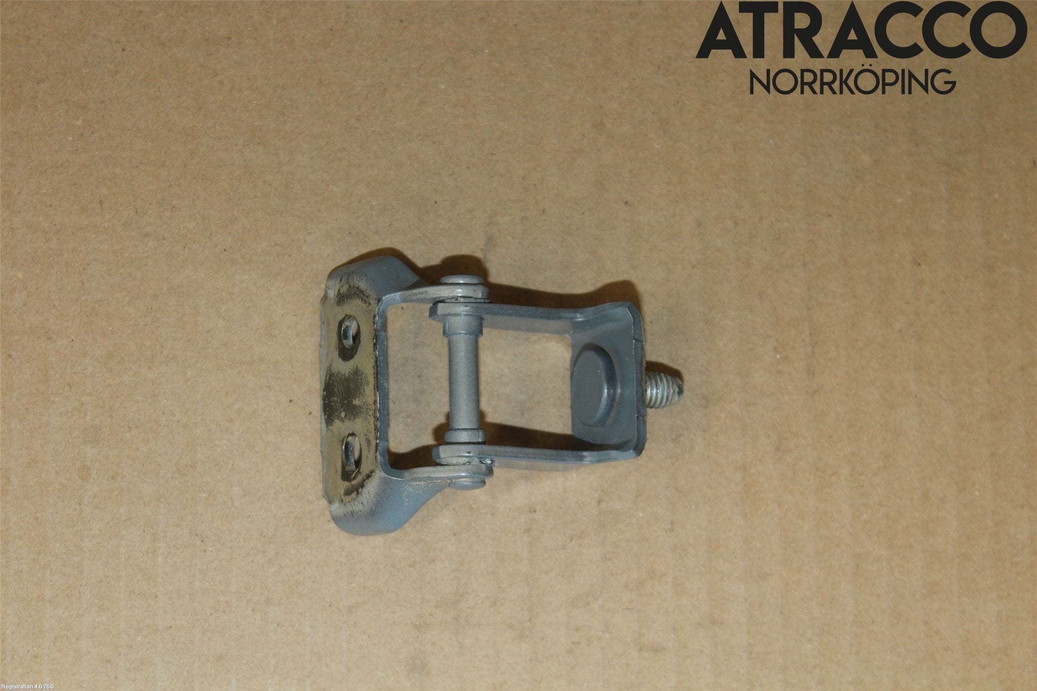 Suzuki VITARA 15- Bakluckegångjärn Vä