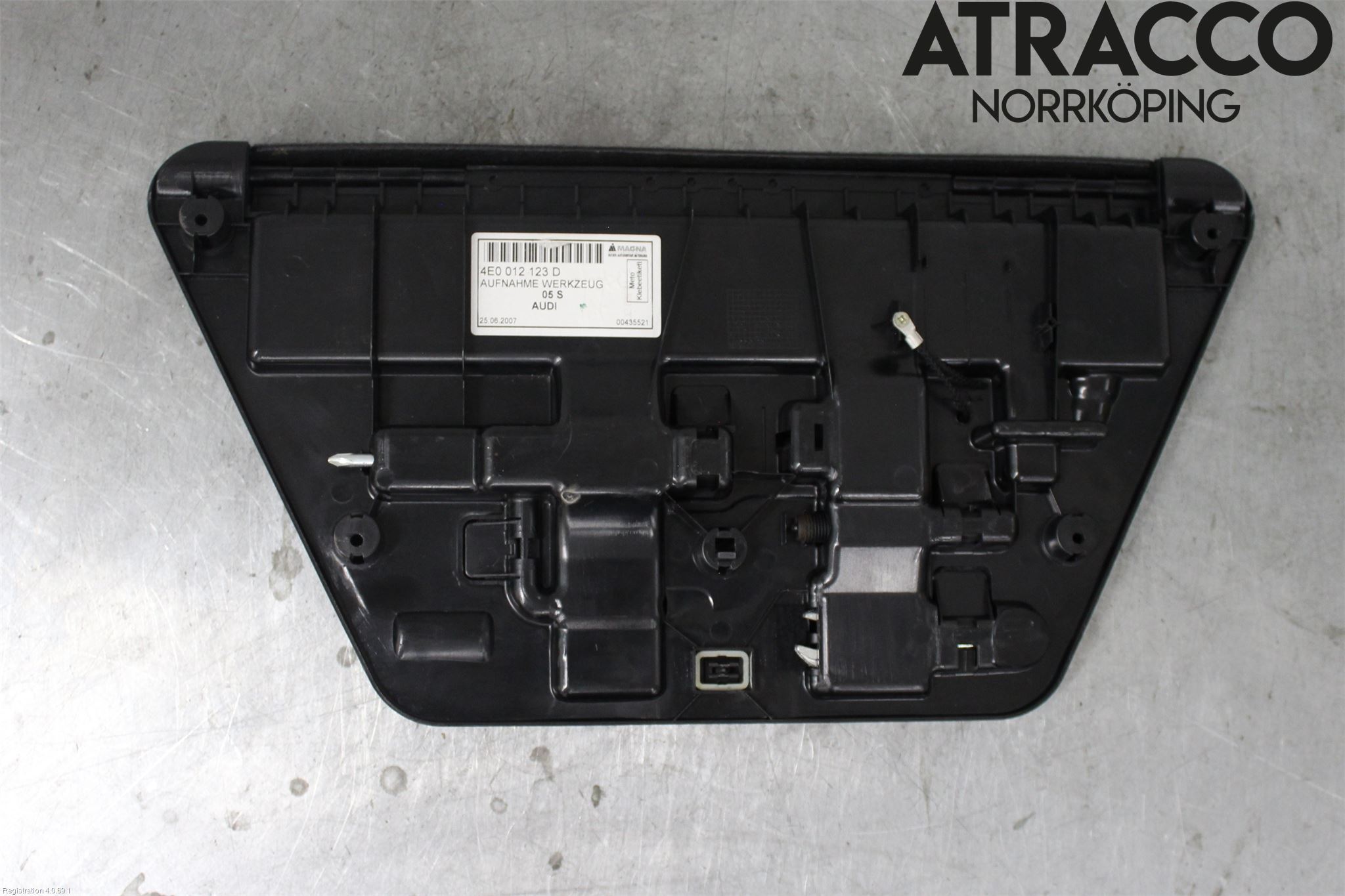 Audi A8/S8 4E  02-09 Verktygssats