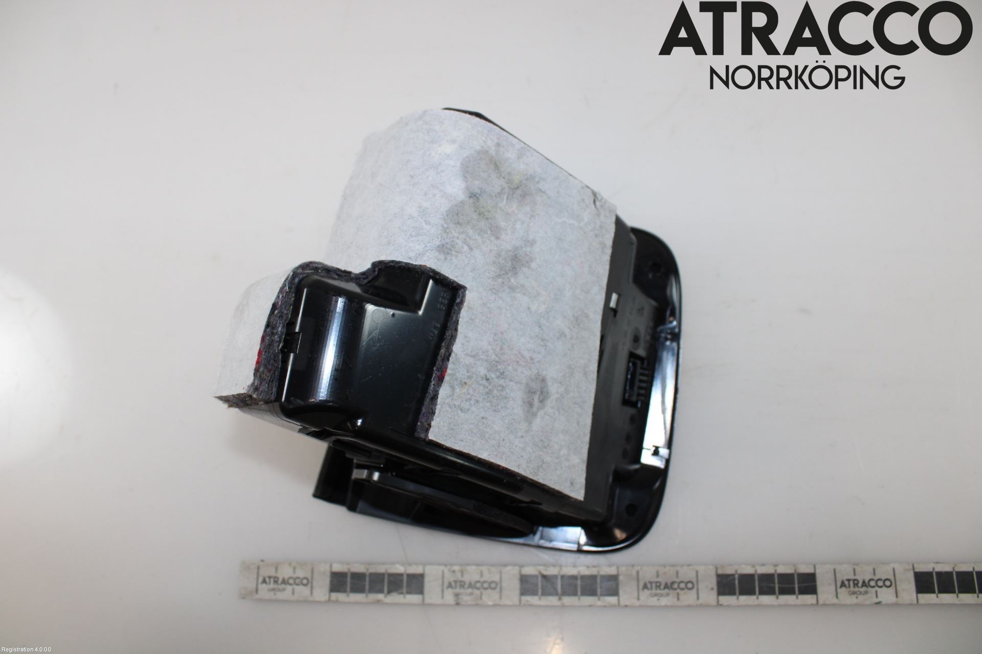 BMW 5 G30/G31/F90 17-23 Instrumentbräda Förvaringsfack