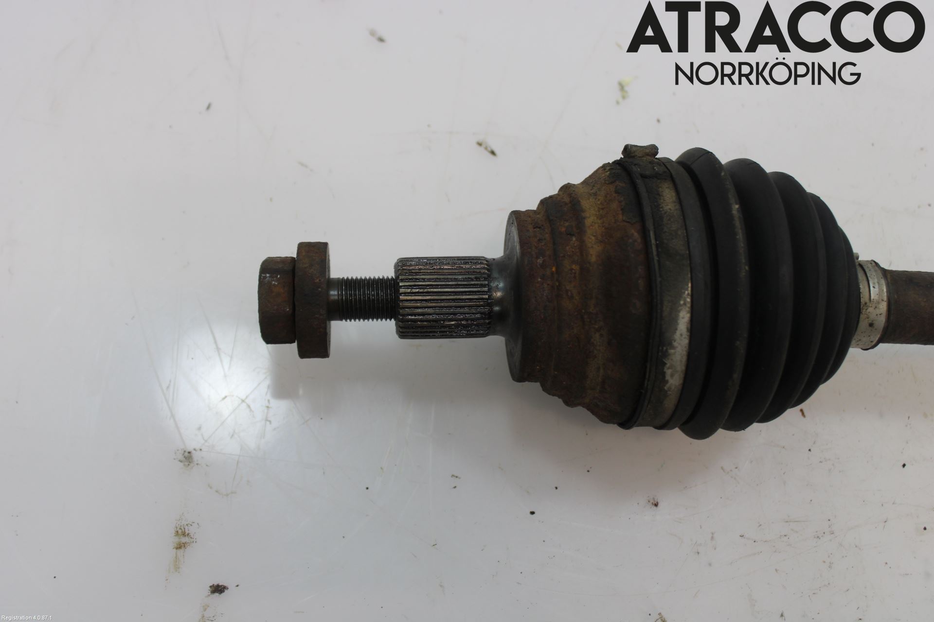 Volkswagen VW CADDY      04-10 Drivaxel Fram Vänster