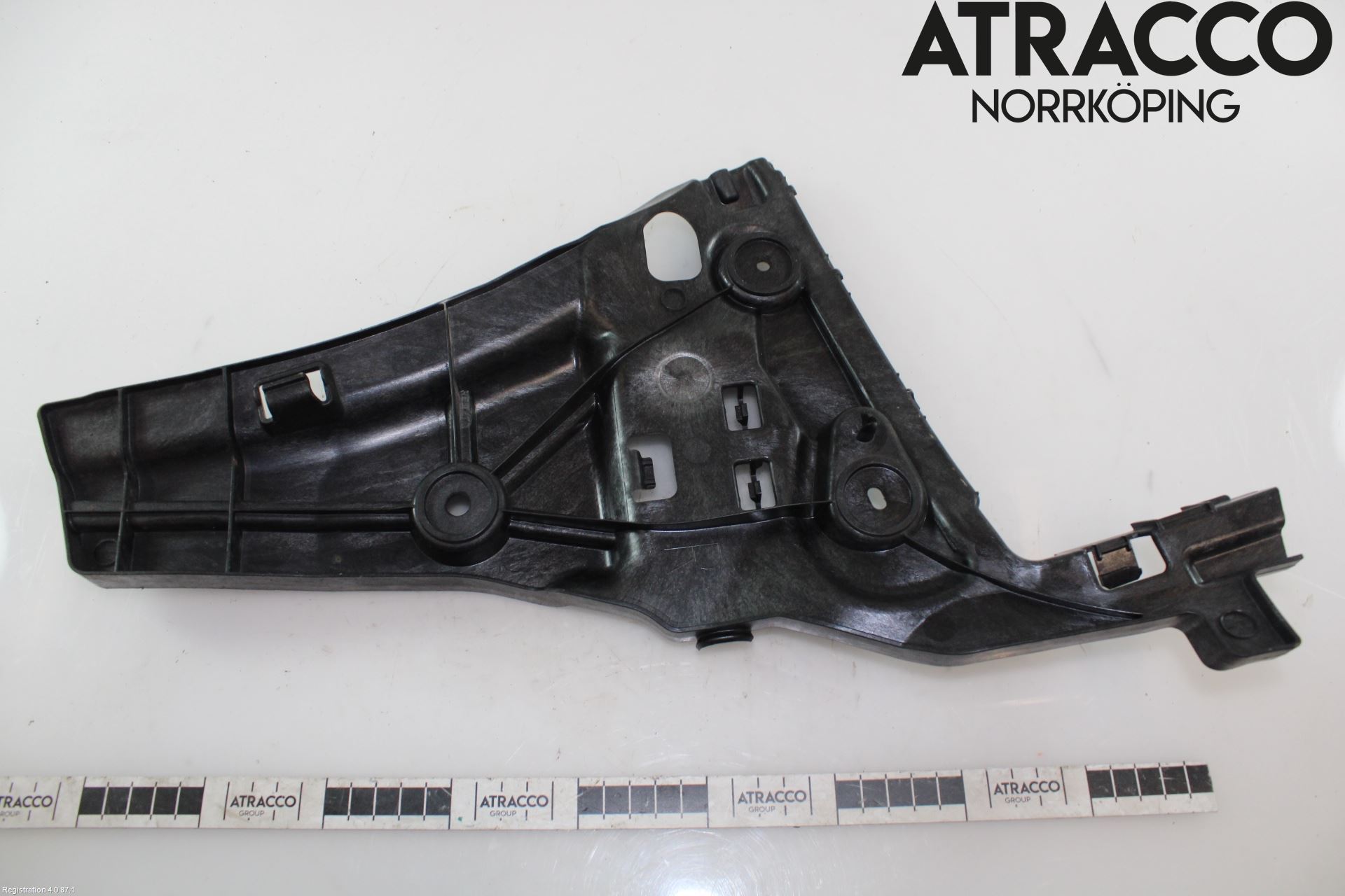 Audi A3/S3 8Y 21- Stötfångarfäste Bak Hö