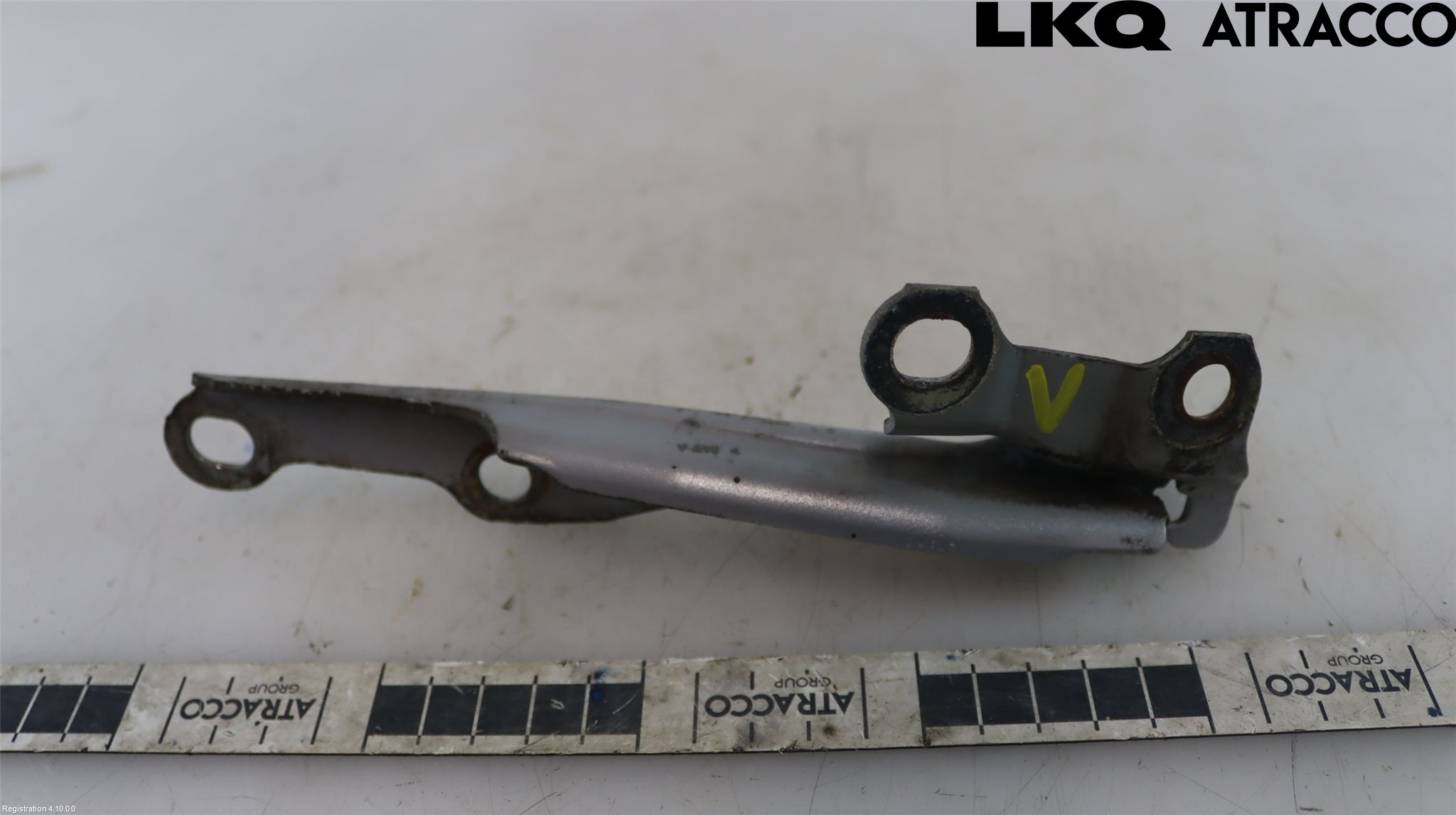 Toyota YARIS P1 03-05 Huvgångjärn