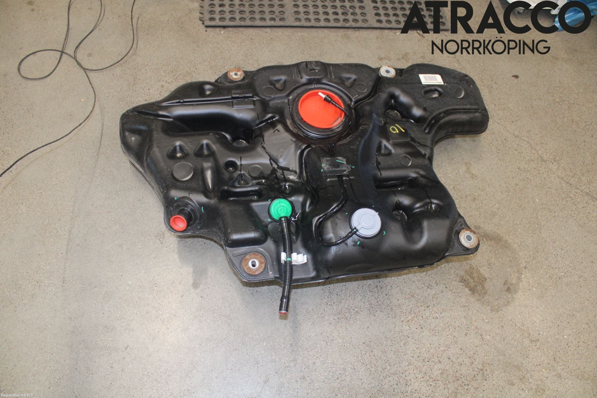 Toyota AVENSIS 09-15 Bränsletank Diesel