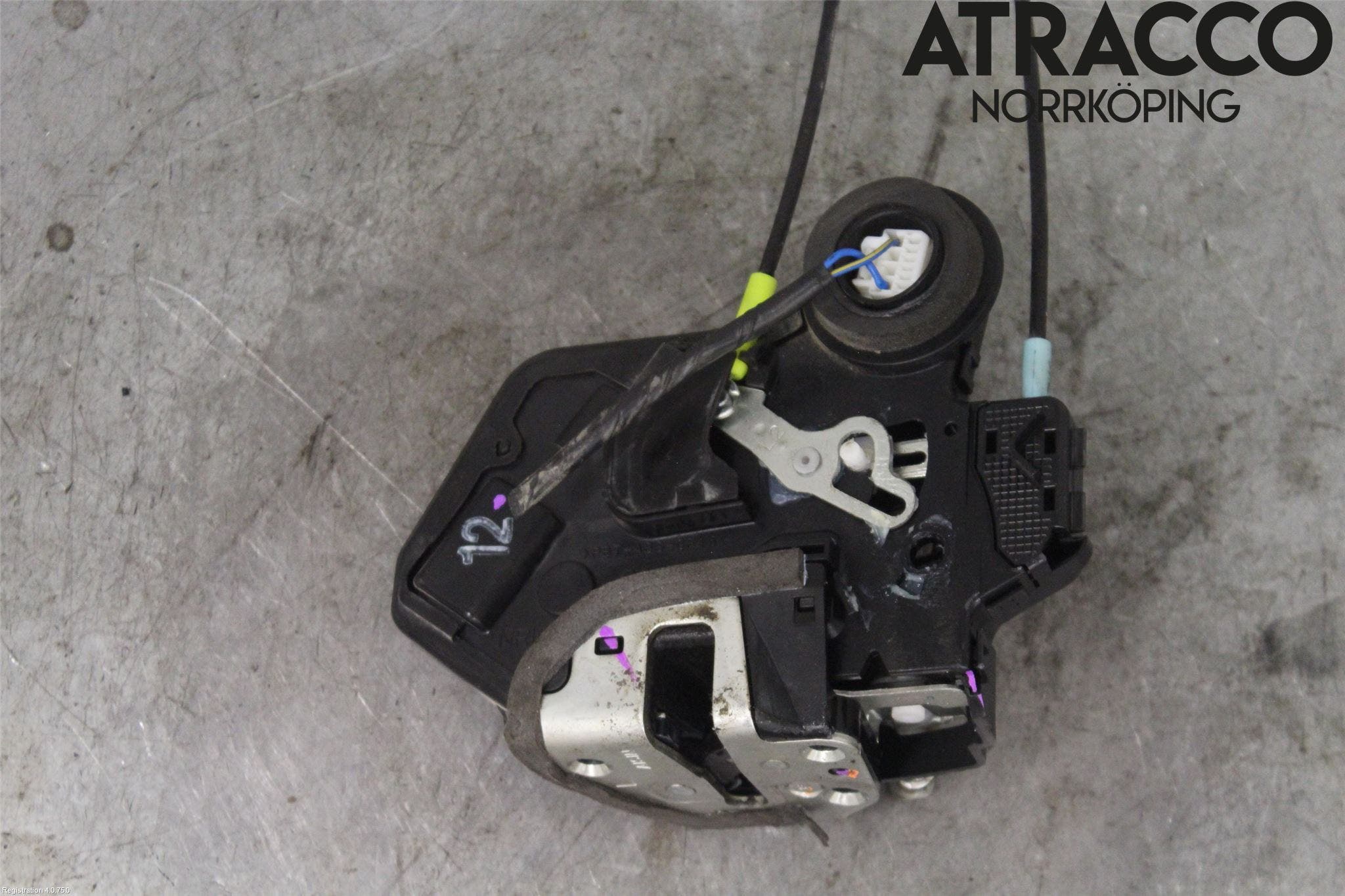 Toyota HILUX 05-16 Låskista-Dörrlås