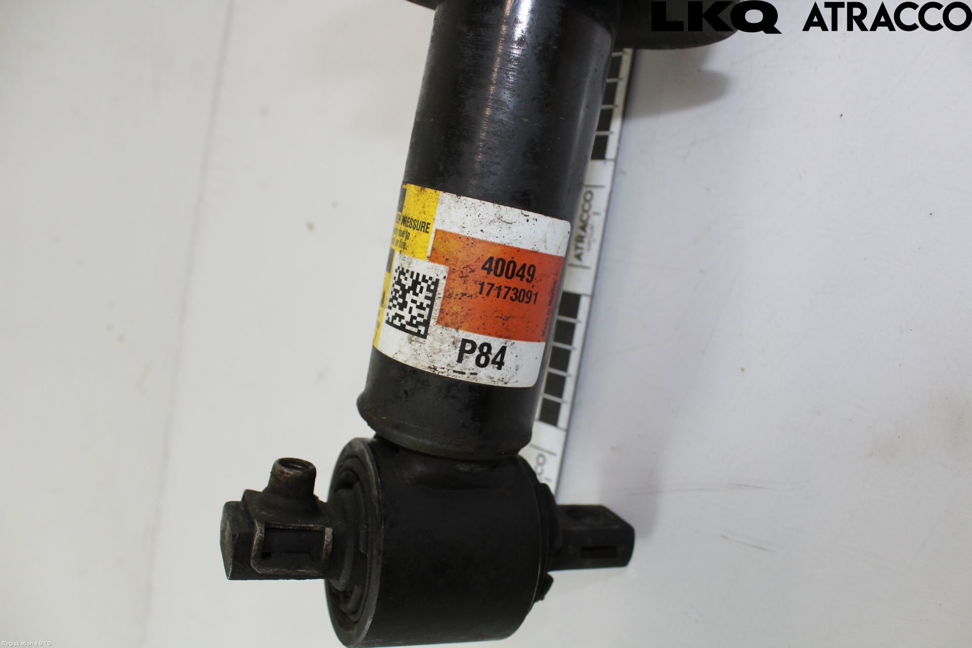 Cadillac ESCALADE Fjäderben Fram Höger