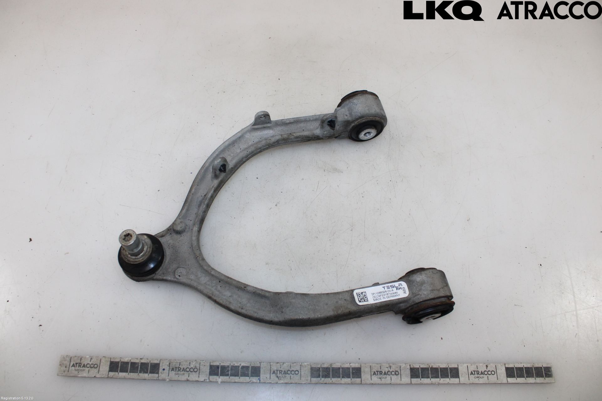 Tesla MODEL Y 21- Bärarm Fram Övre Hö