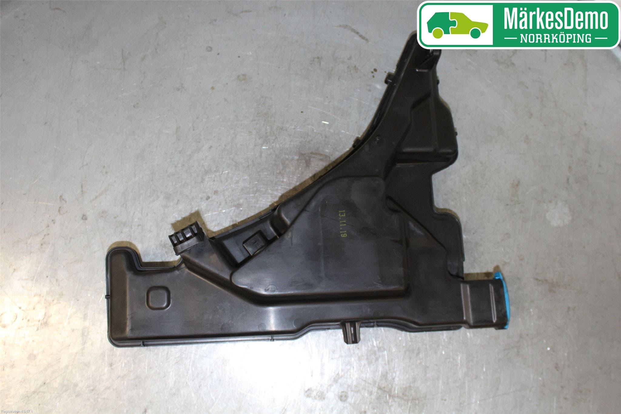 Audi A4/S4 B9 20- Spolartank Vindruta