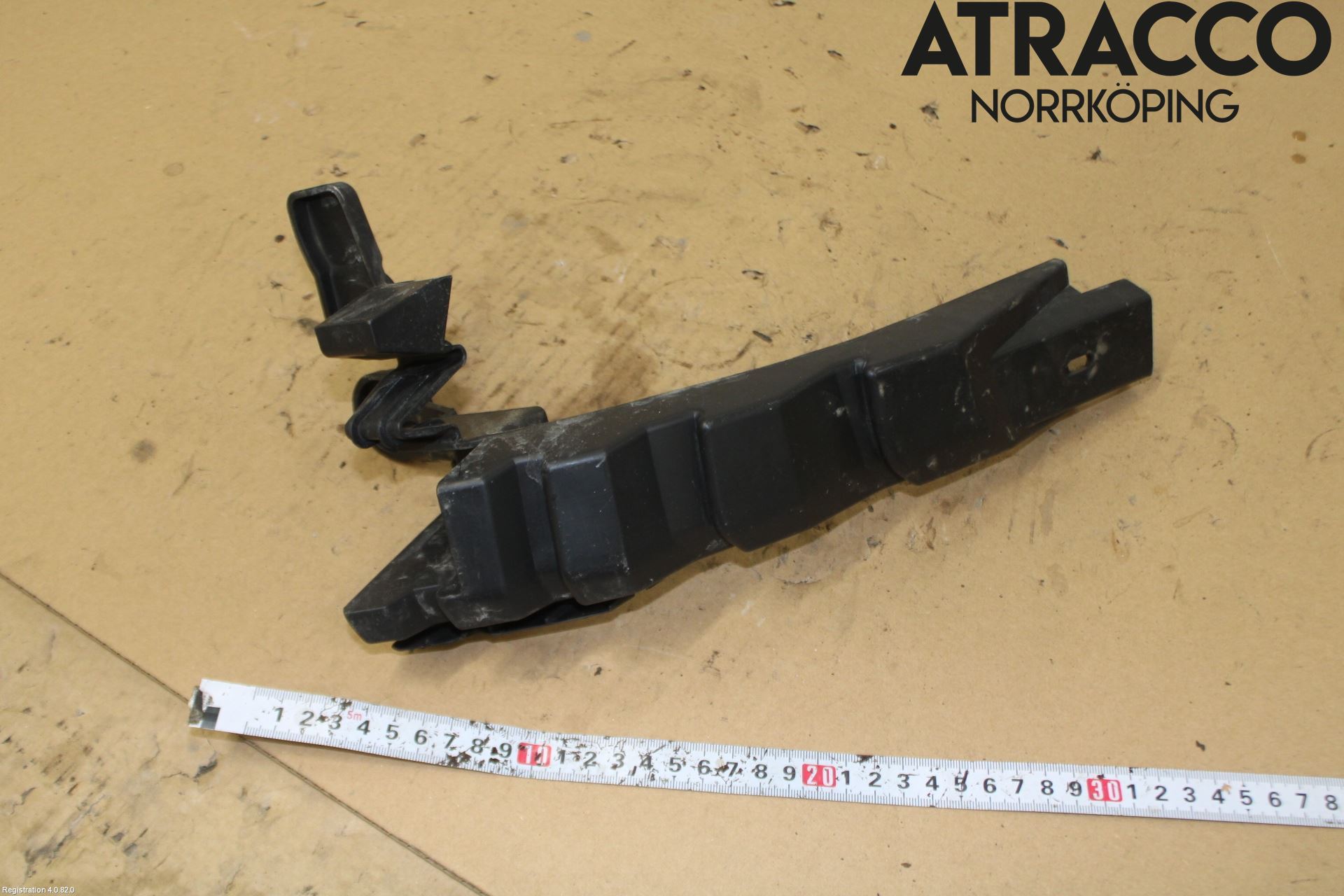 Jaguar F-PACE Stötfångarfäste Bak Vä