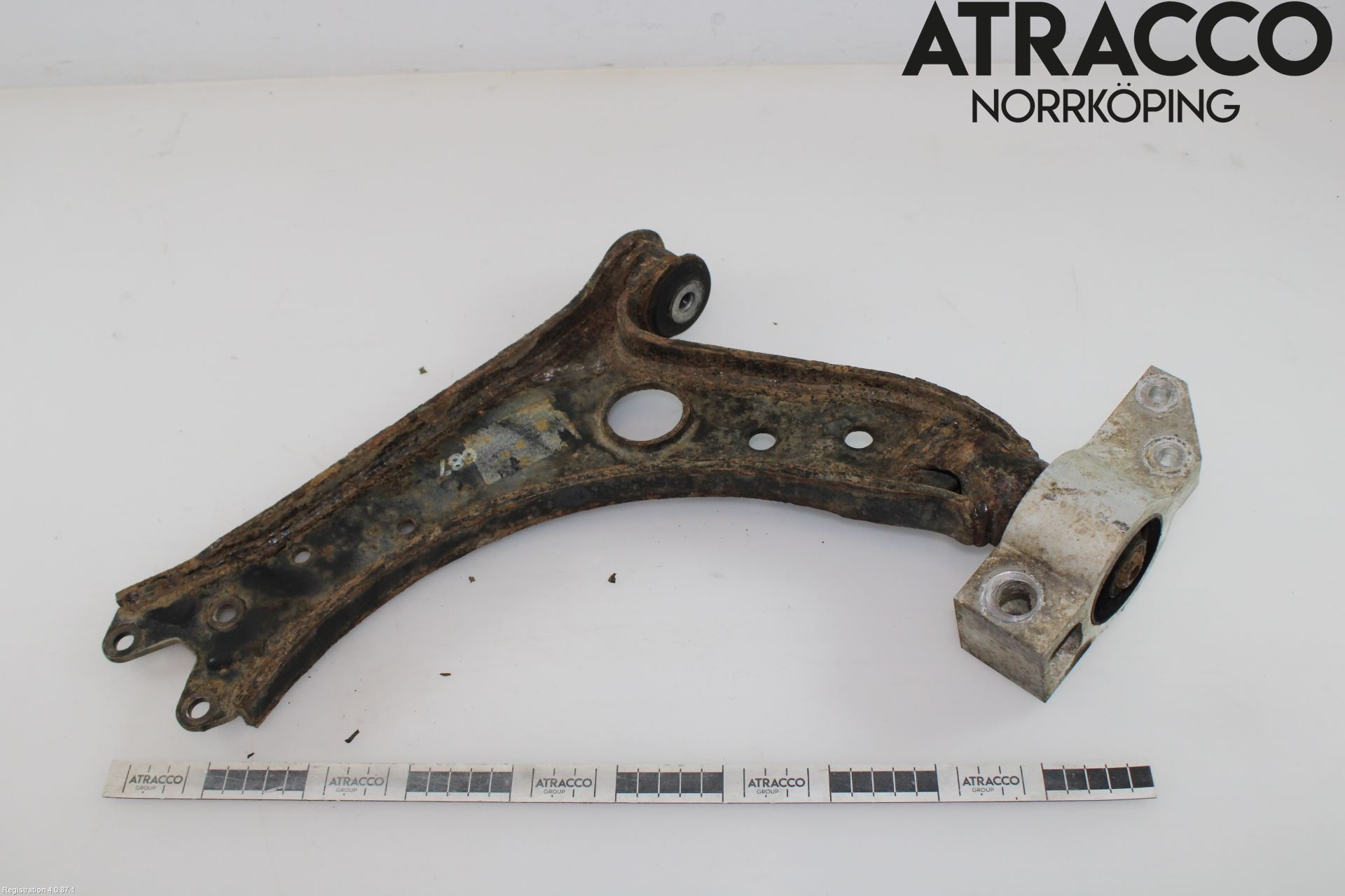 Volkswagen VW JETTA V 06-10 Bärarm Fram Undre Hö