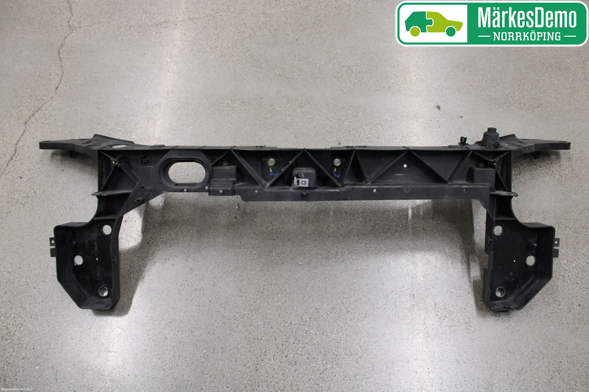 Renault CLIO III  09-12 Front Huvlåsplåt-Balk