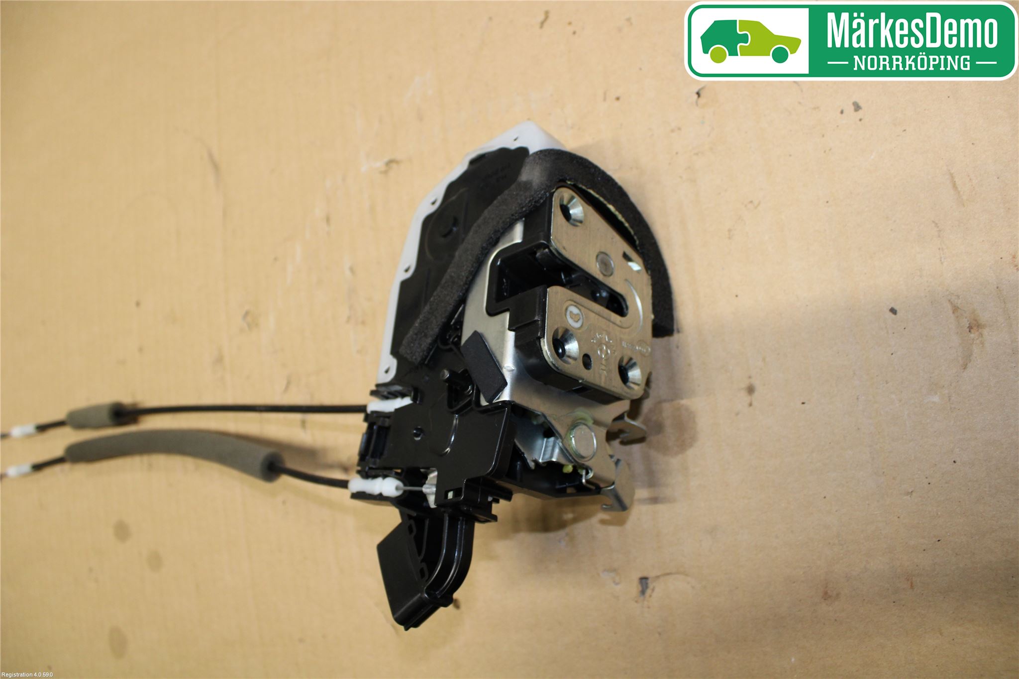 Nissan JUKE 10-14 Låskista-Dörrlås