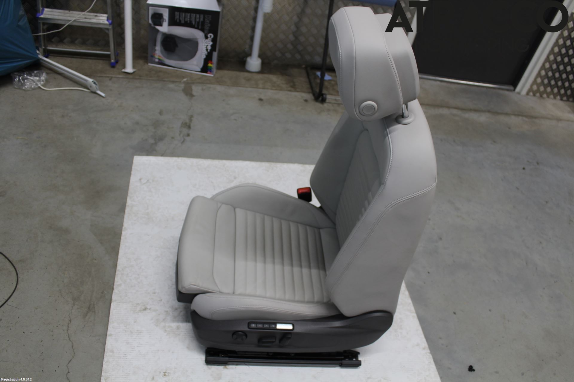 Volkswagen VW PASSAT 20-24 Inredning Stol Fram Vä