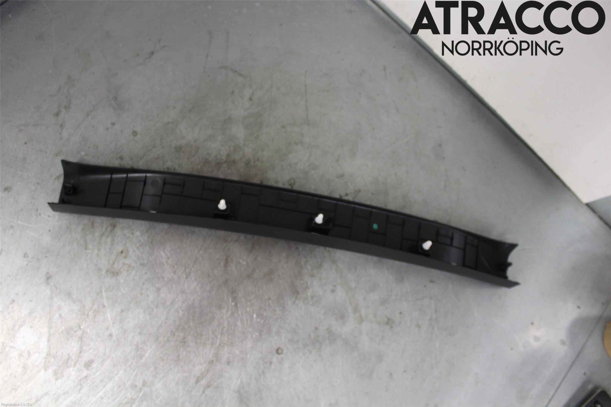 Jaguar E-PACE 17- Inredning Bakluckeklädsel