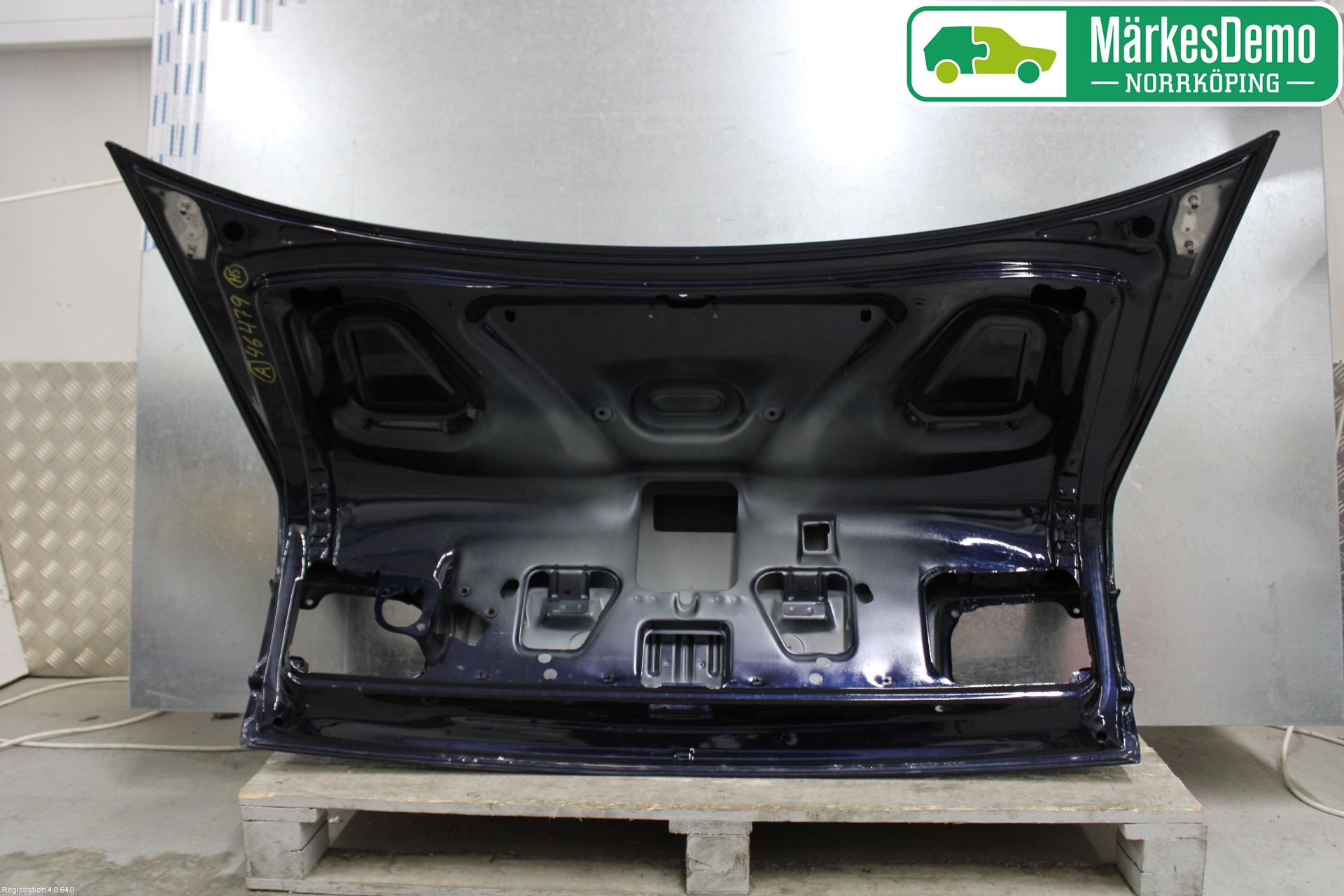 Audi A8/S8 4D 94-02 Baklucka (Ej Med Ruta)
