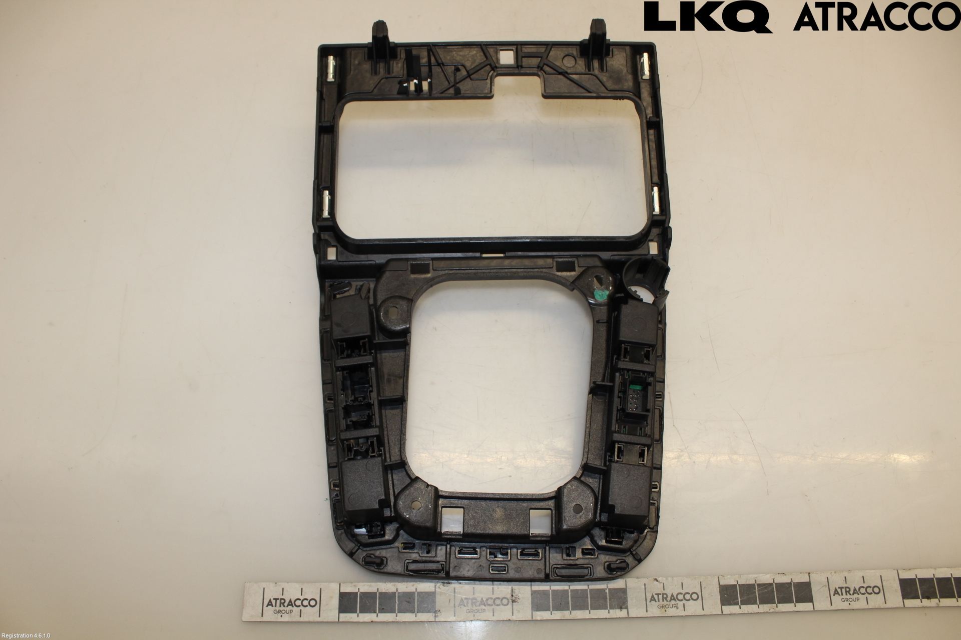 Volkswagen VW PASSAT 15-19 Inredning Sarg Växelspak