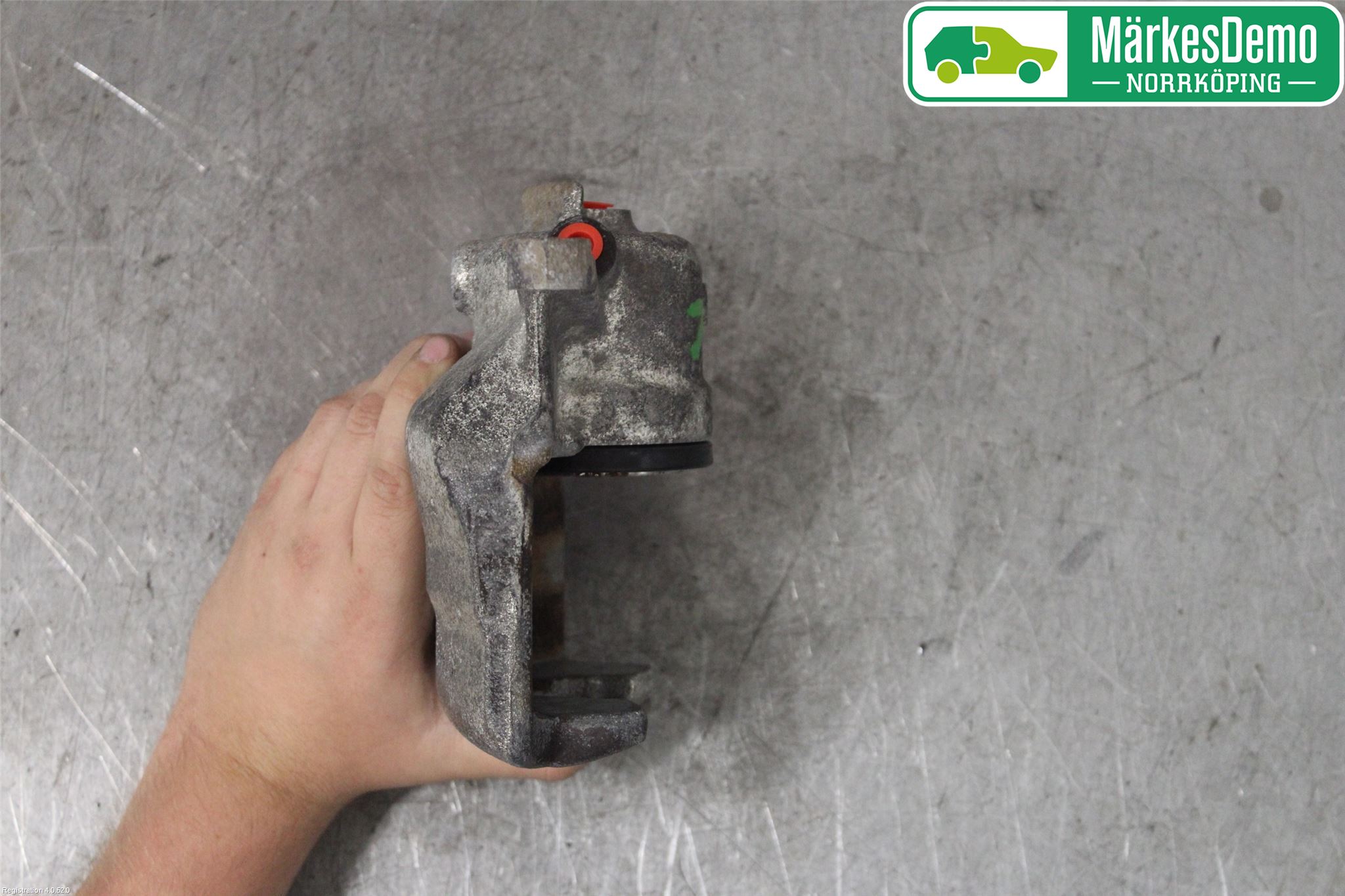 Skoda KAROQ 18- Bromsok Fram Höger