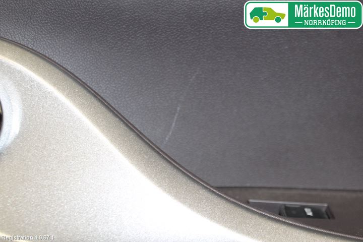 Toyota iQ Dörrklädsel Hö