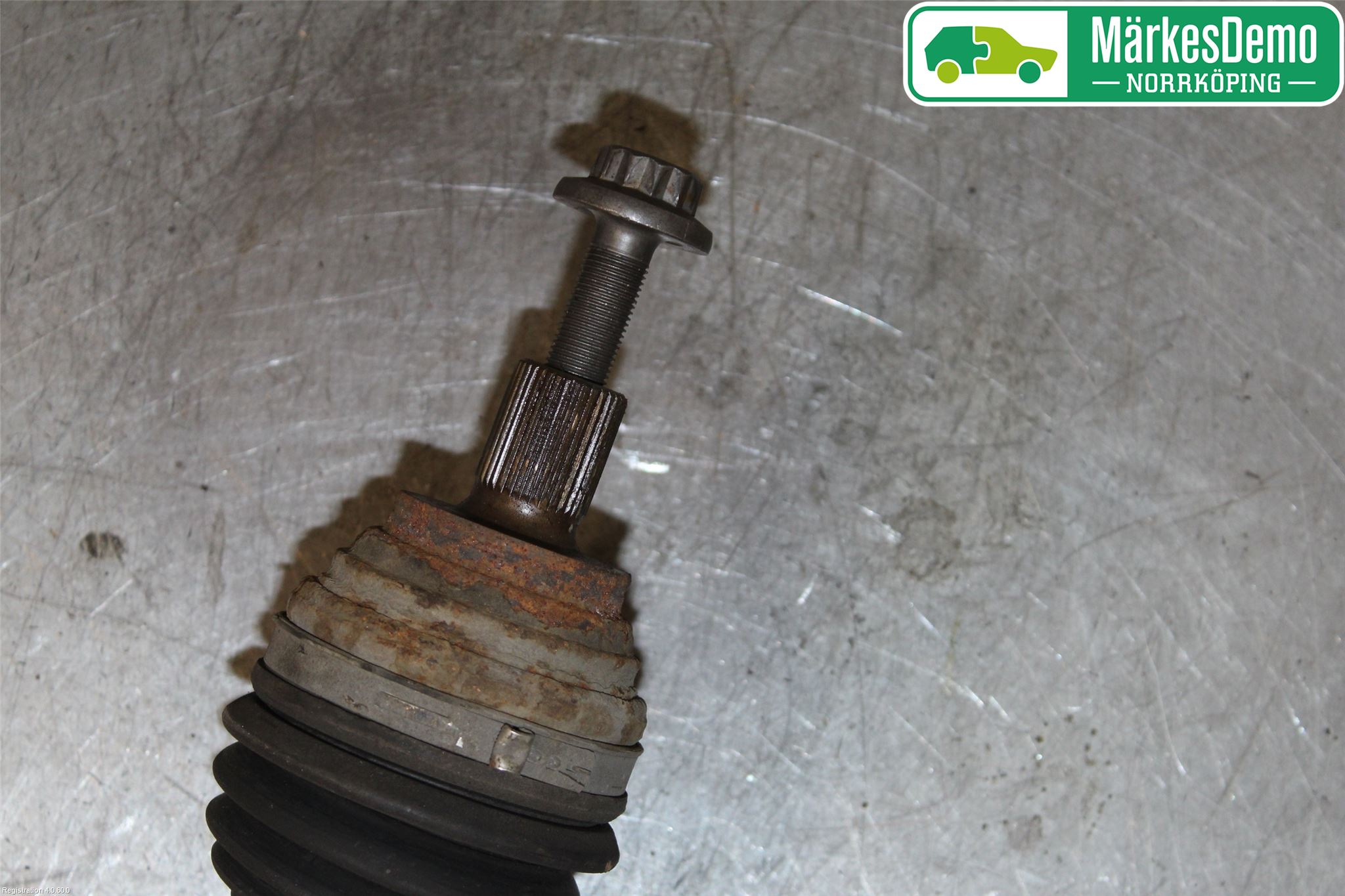 Volkswagen VW SCIROCCO 09-17 Drivaxel Fram Höger