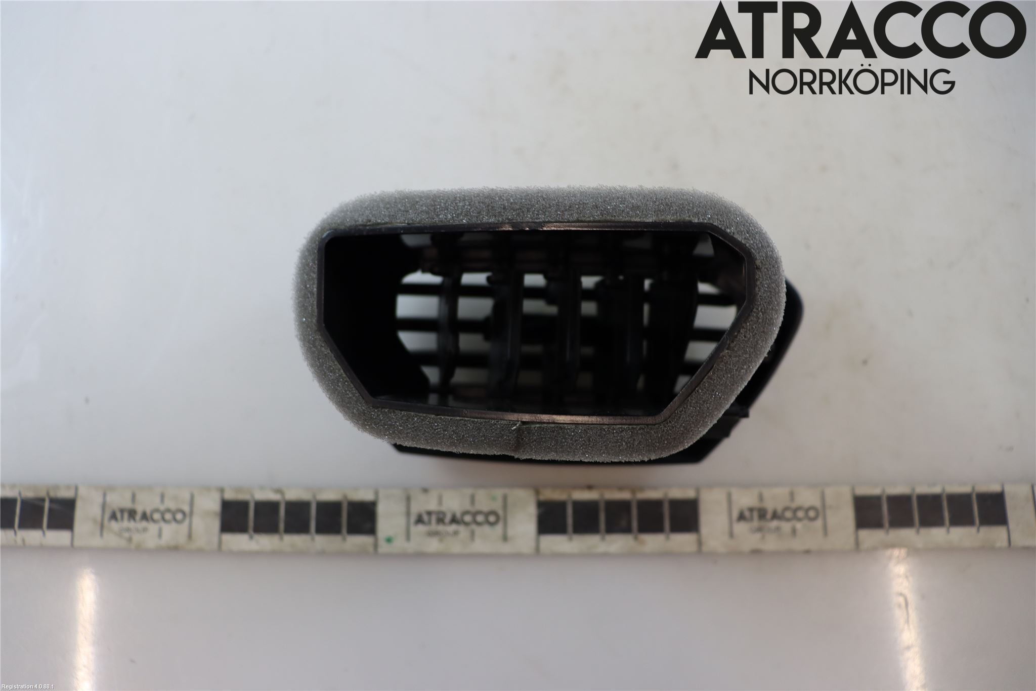 Seat LEON 20- Defrosterkanal-Munstycke