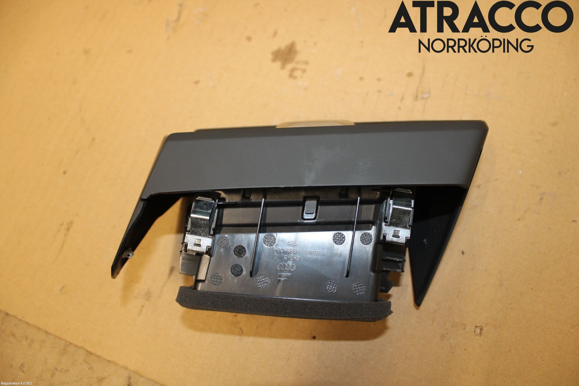 Audi A3/S3 8Y 21- Defrosterkanal-Munstycke