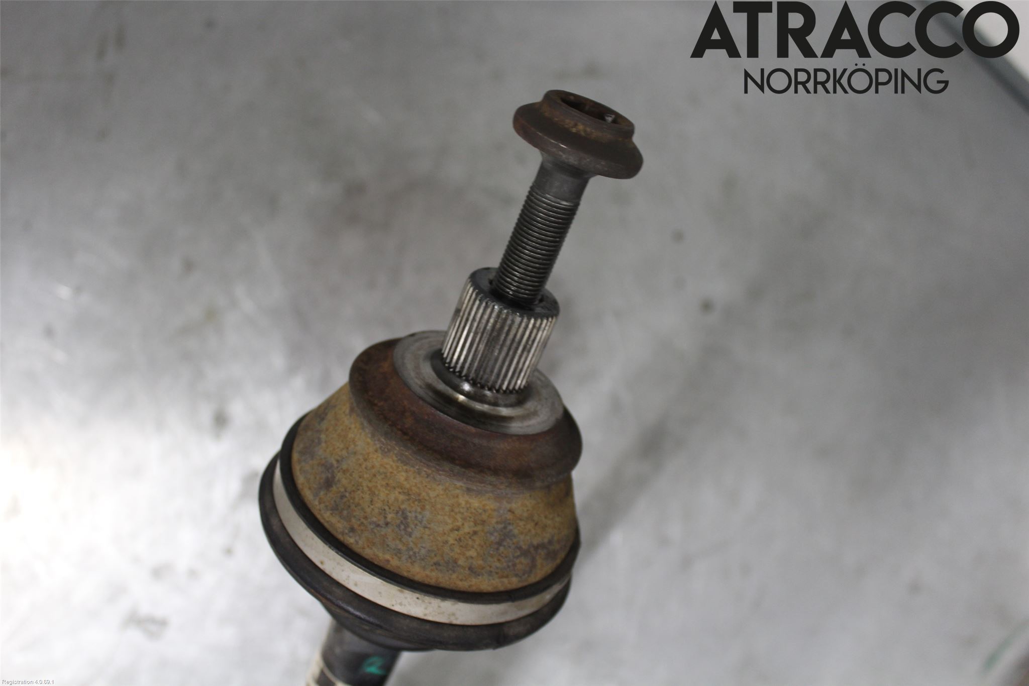 Audi A8/S8 4E  02-09 Drivaxel Bak Vänster