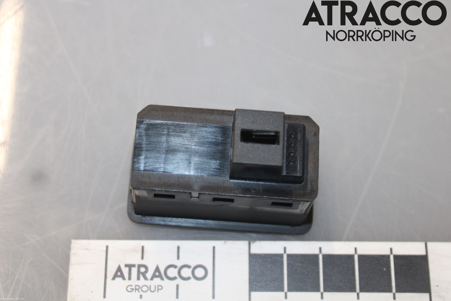 Audi A3/S3 8Y 21- Strömställare Baklucka