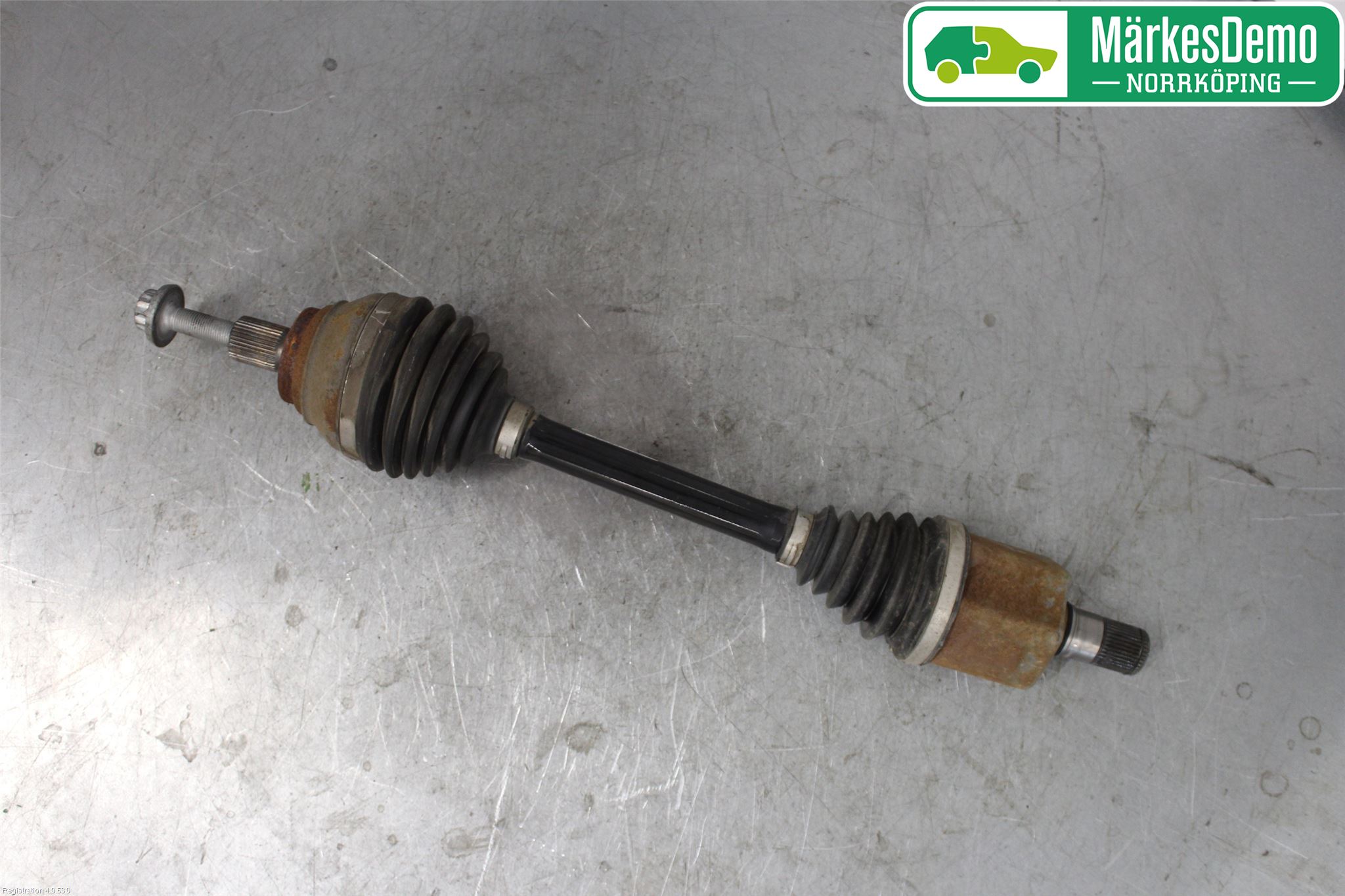 Volkswagen VW PASSAT 15-19 Drivaxel Fram Vänster