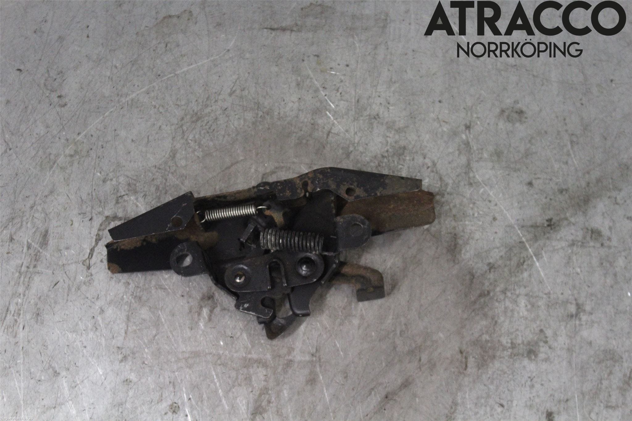 Toyota COROLLA VERSO 04-07 Huvlås