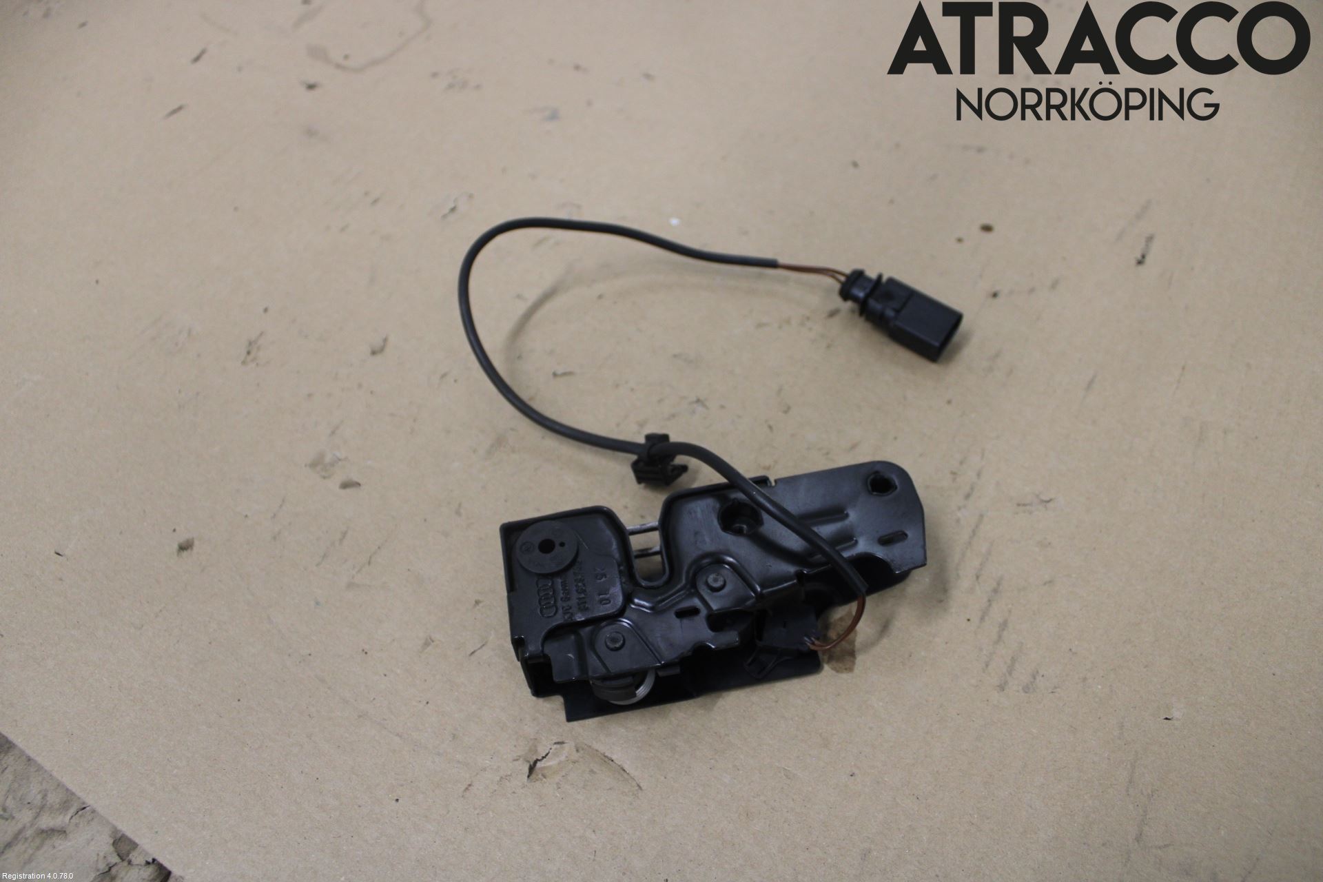 Audi A4/S4 08-11 Huvlås