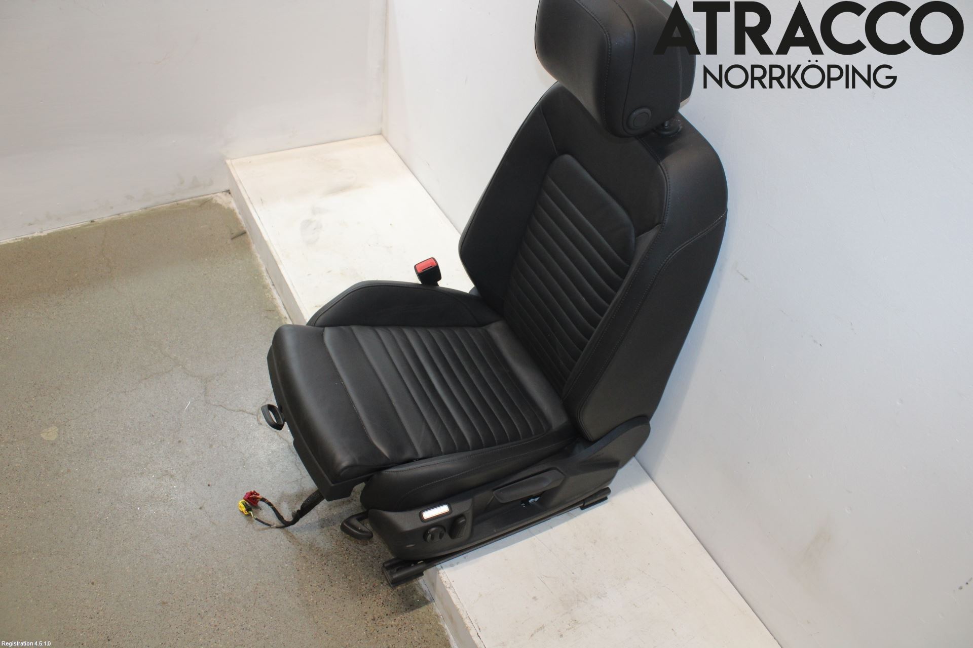 Volkswagen VW PASSAT 15-19 Inredning Stol Fram Vä