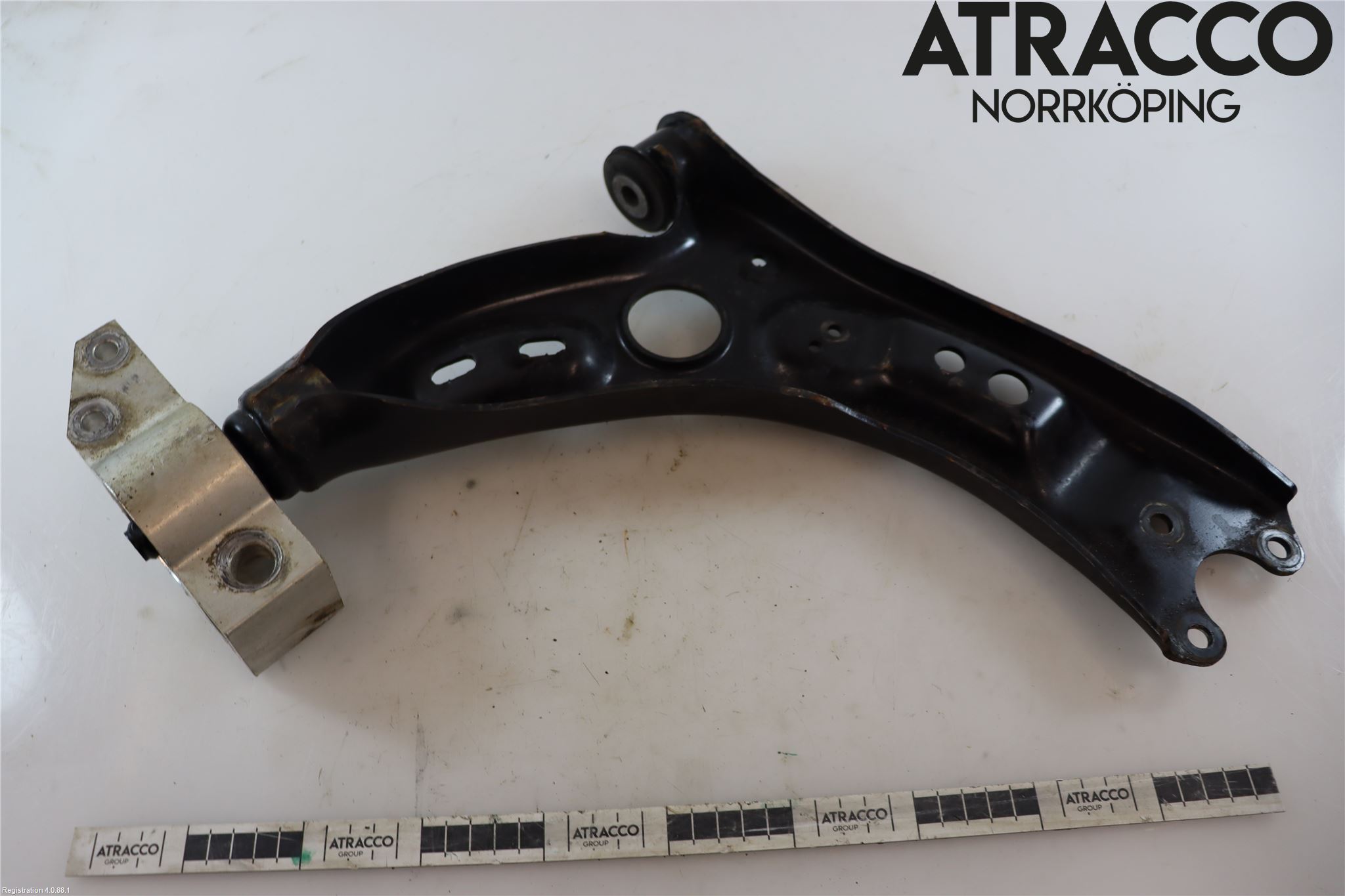 Volkswagen VW GOLF V 04-09 Bärarm Fram Undre Vä