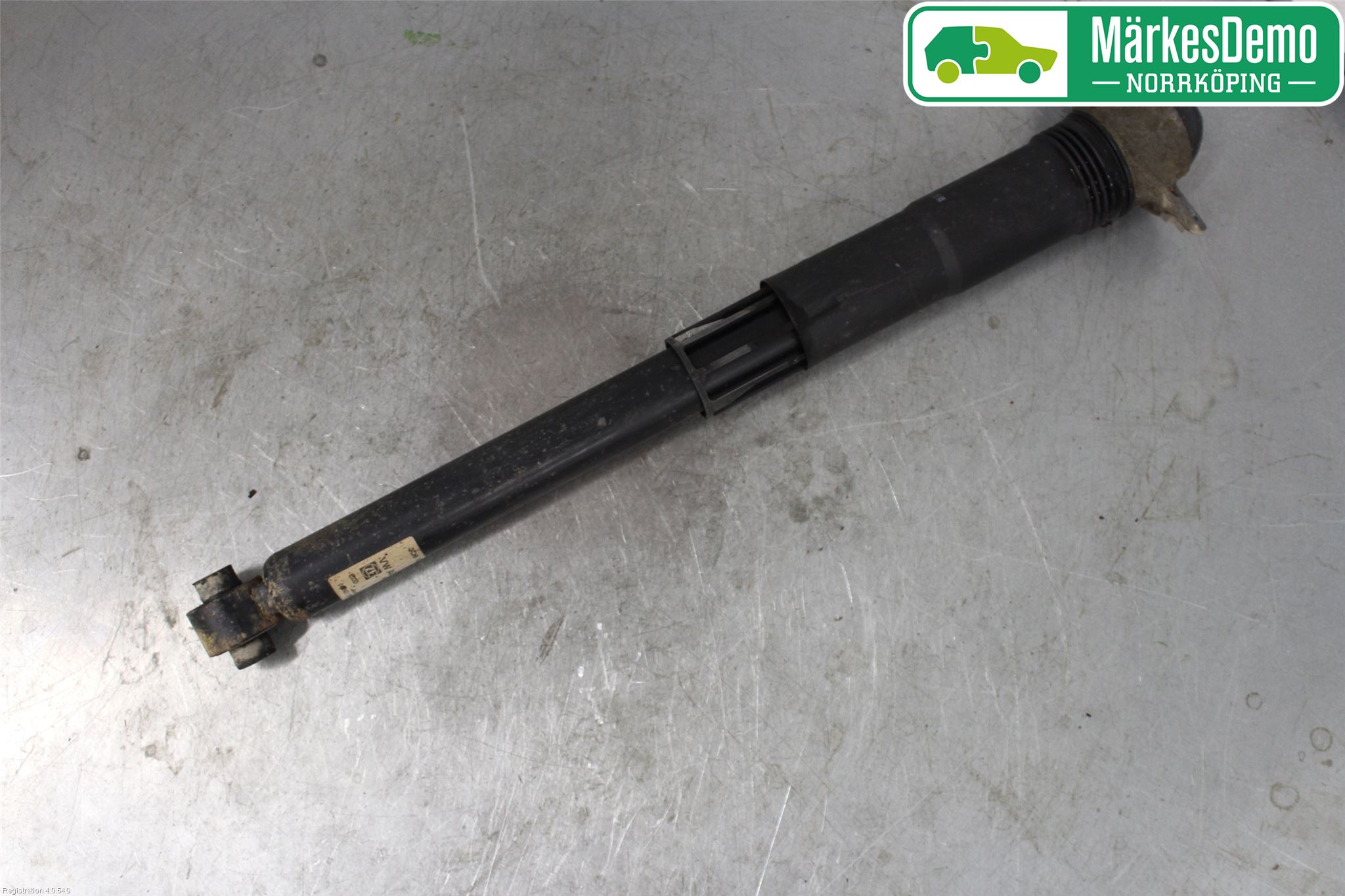 Volkswagen VW PASSAT 15-19 Stötdämpare Bak