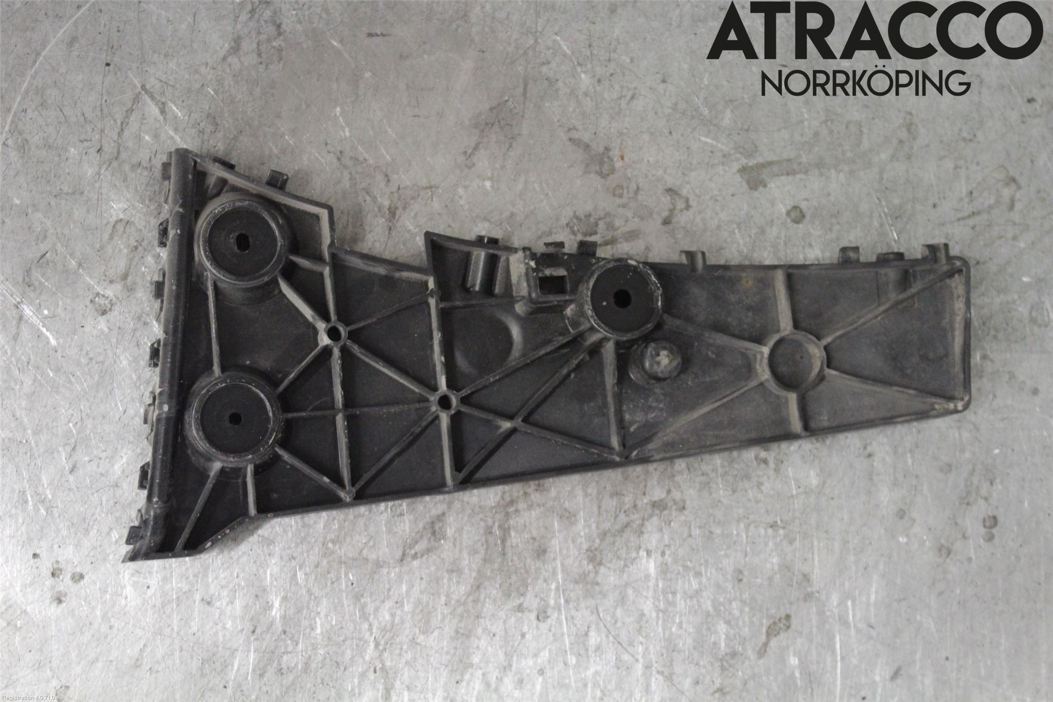 Audi A7 Sportback 4K 18- Stötfångarfäste Bak Vä