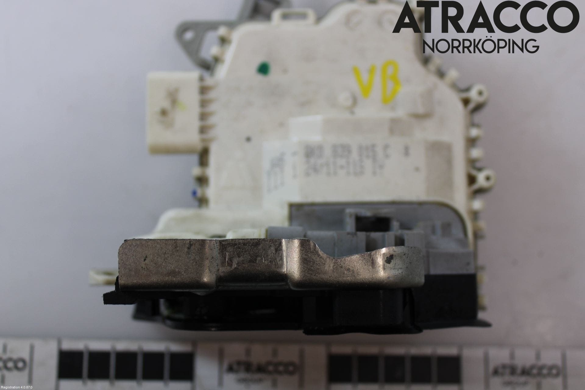 Audi A4/S4 08-11 Låskista-Dörrlås