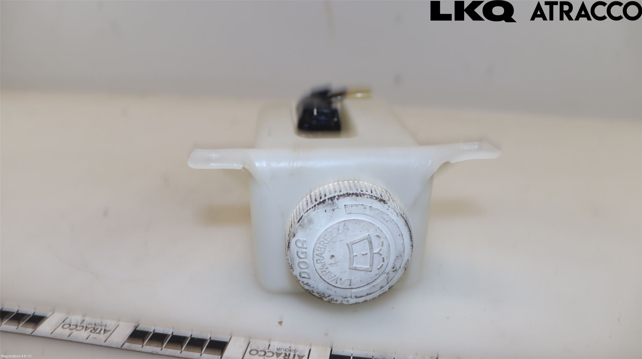 Mopedbil Microcar MICROCAR M. GO Spolartank Vindruta