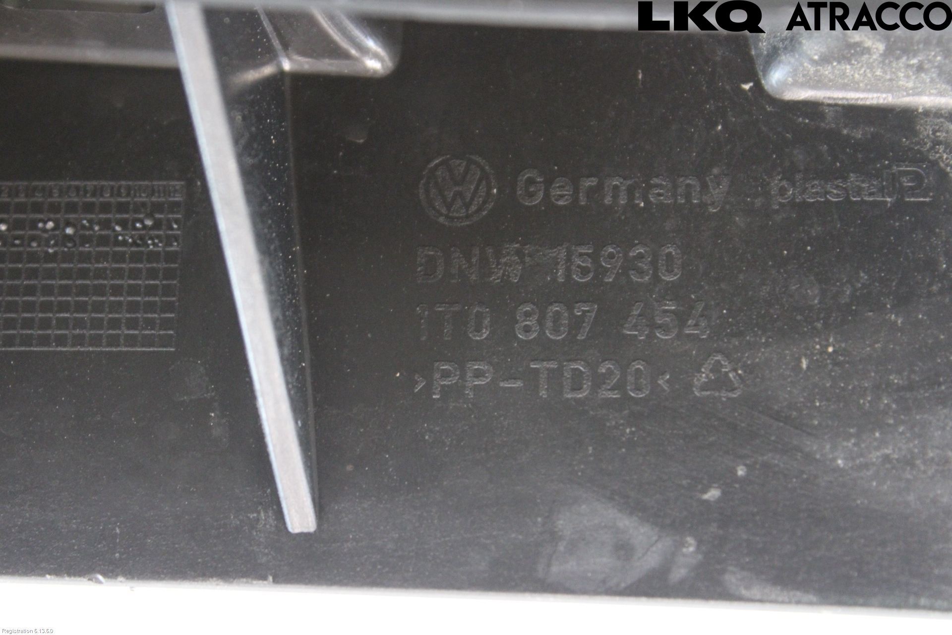 Volkswagen VW TOURAN 10-15 Stötfångarfäste Bak Hö