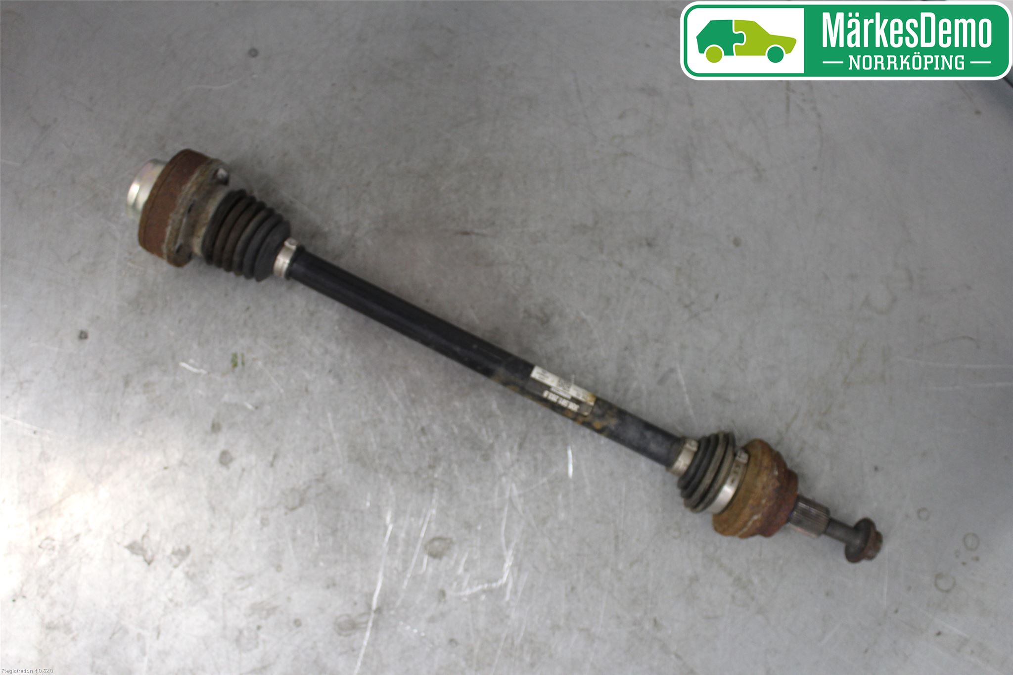 Skoda SUPERB 16-24 Drivaxel Bak Vänster