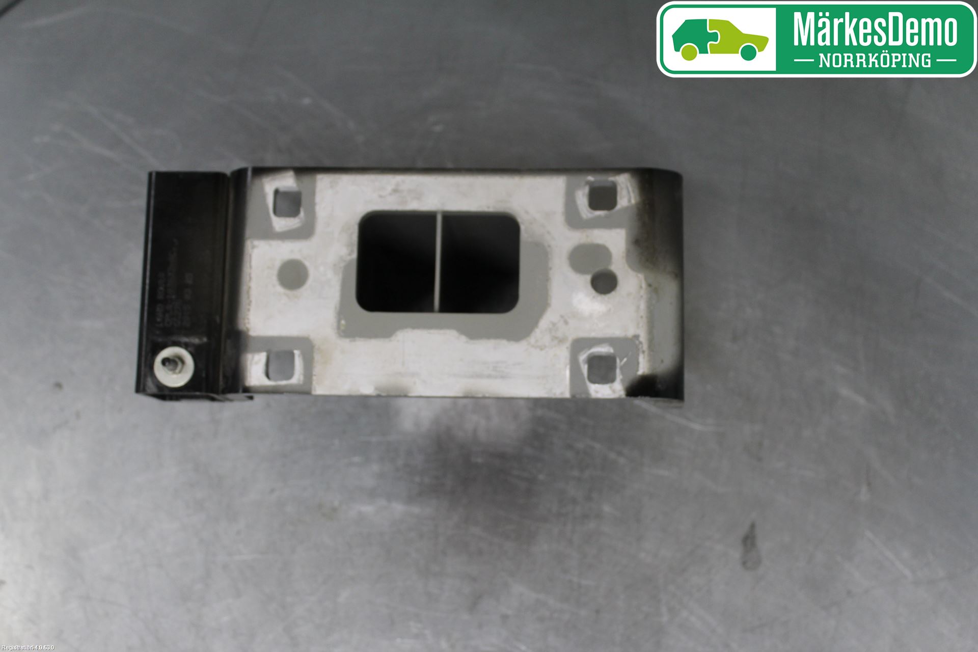 Landrover RANGE ROVER SPORT (L494) 14-22 Stötfångarbärjärn Fram