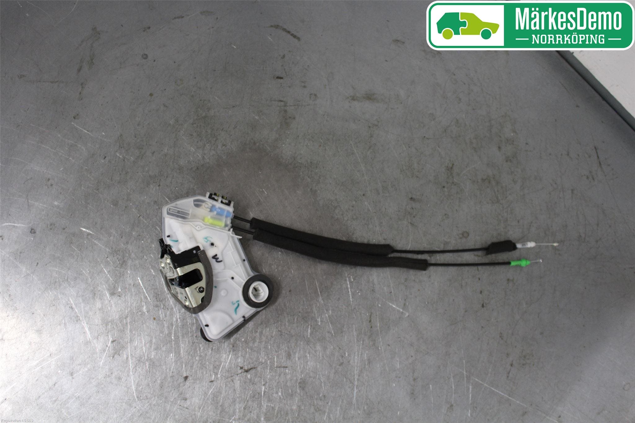 Toyota C-HR 16-23 Låskista-Dörrlås