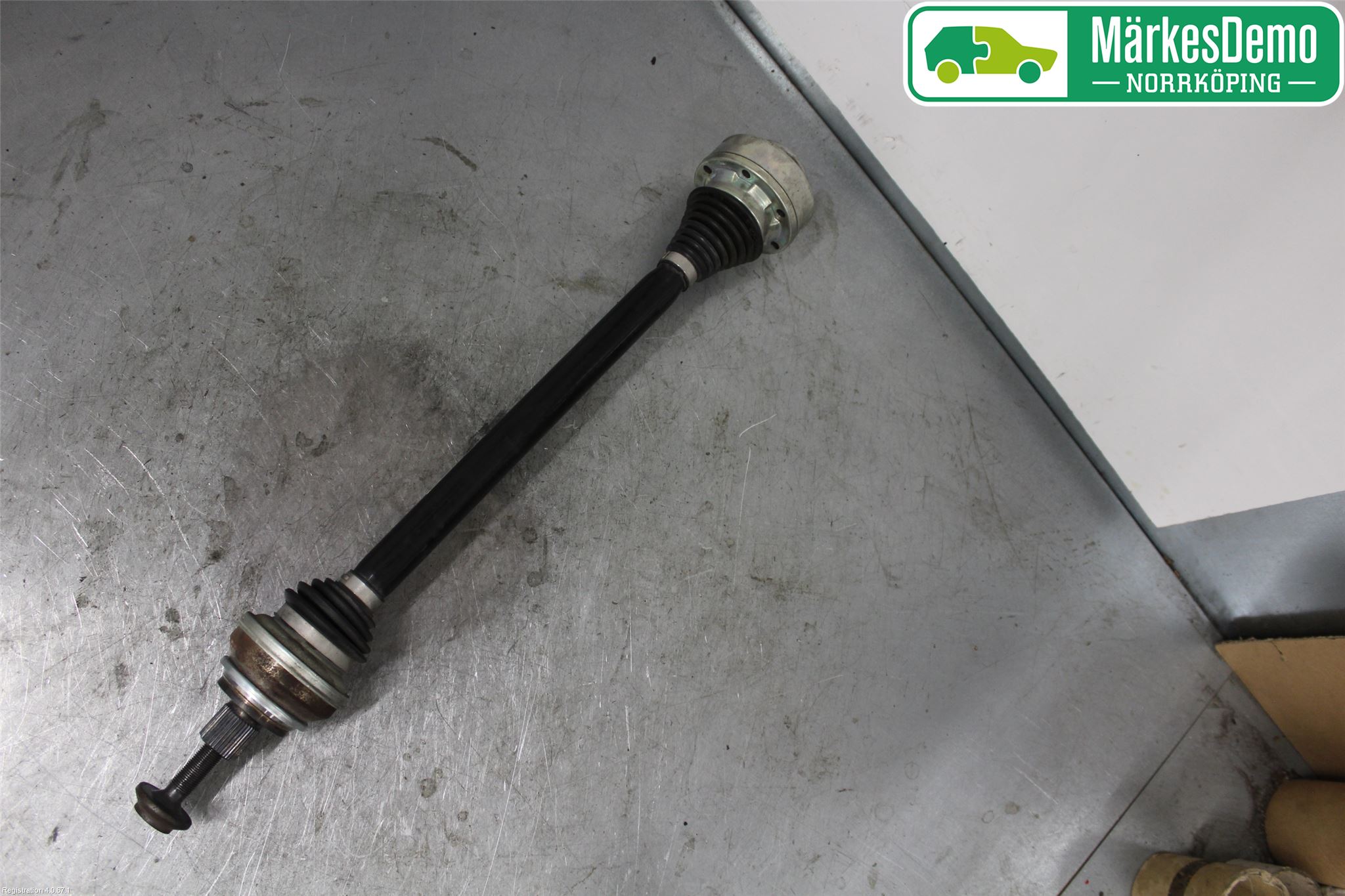 Audi A4/S4 B9 16-19 Drivaxel Bak Vänster