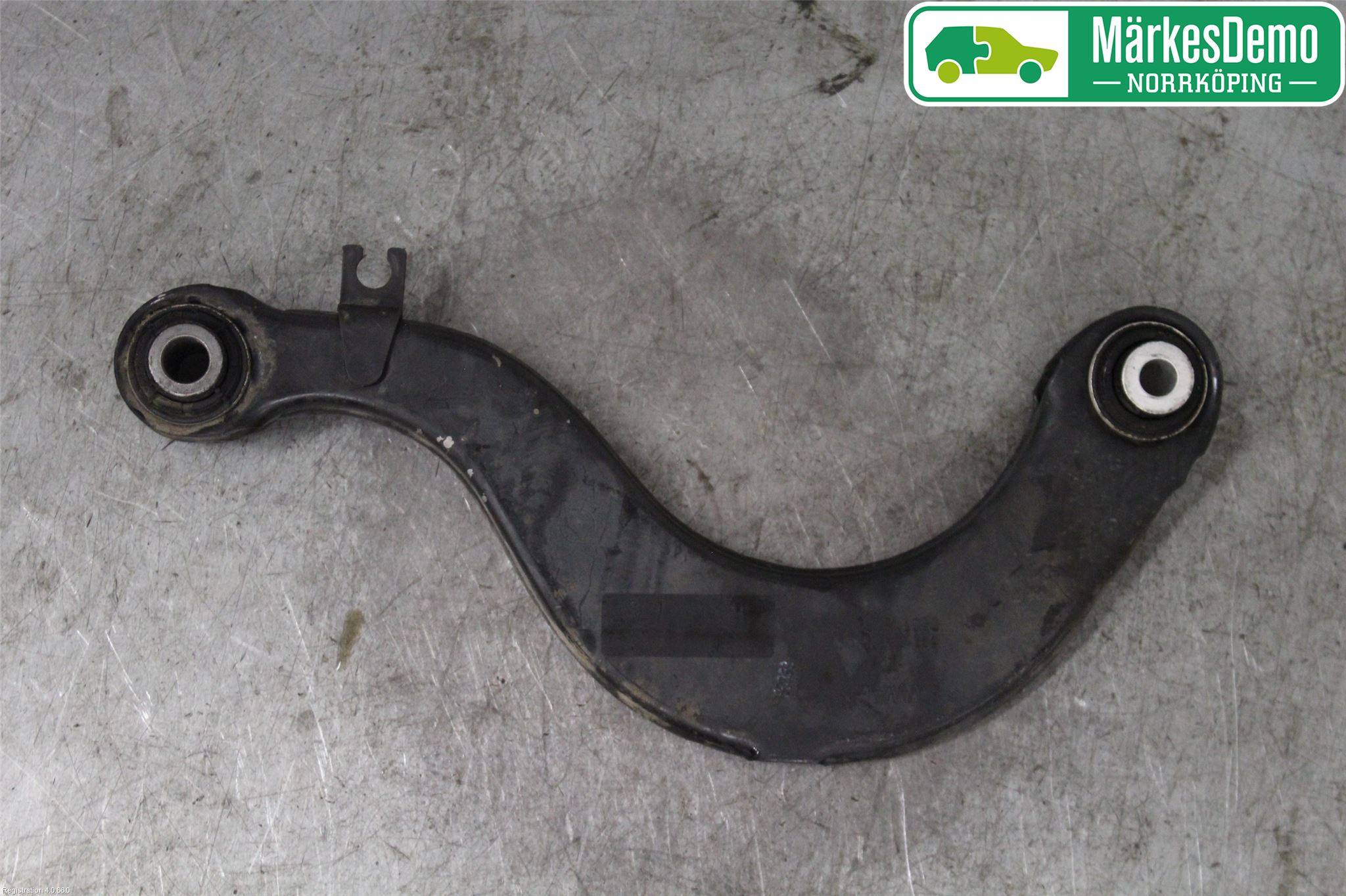 Skoda SUPERB 16-24 Bärarm Bak Övre Höger