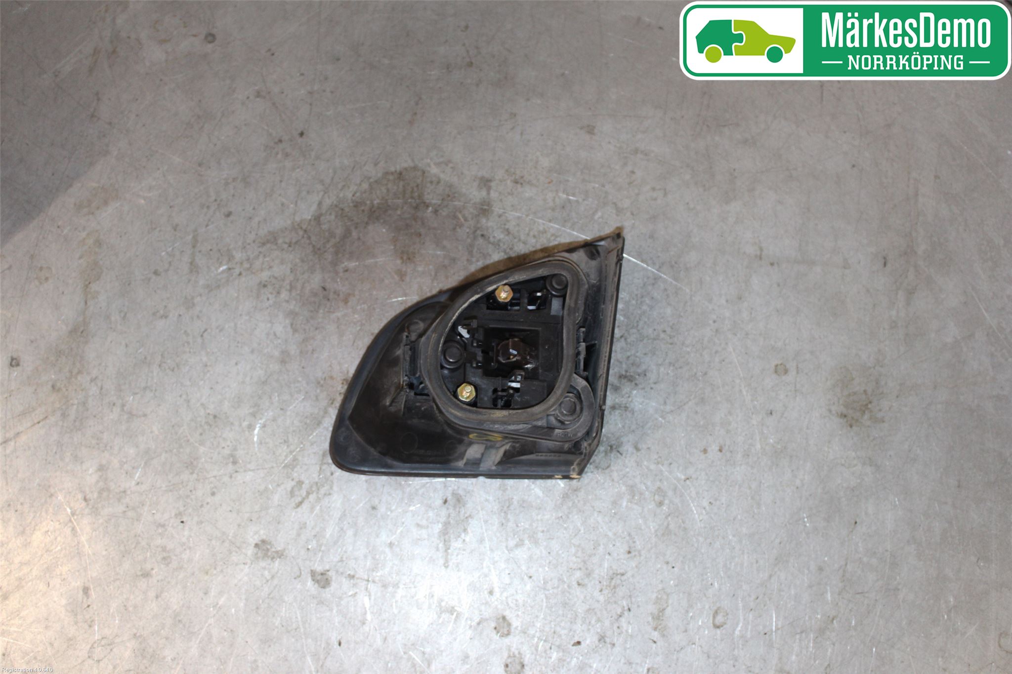 Peugeot 406     99-04 Bakljus Lucka Vä