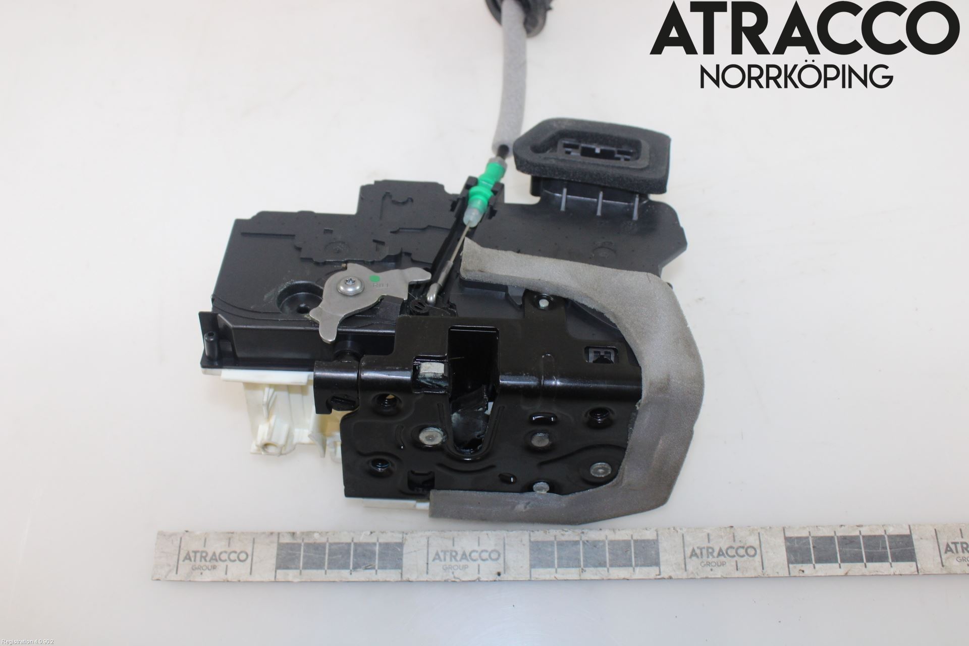 Audi A6 F2/C8 19- Låskista-Dörrlås