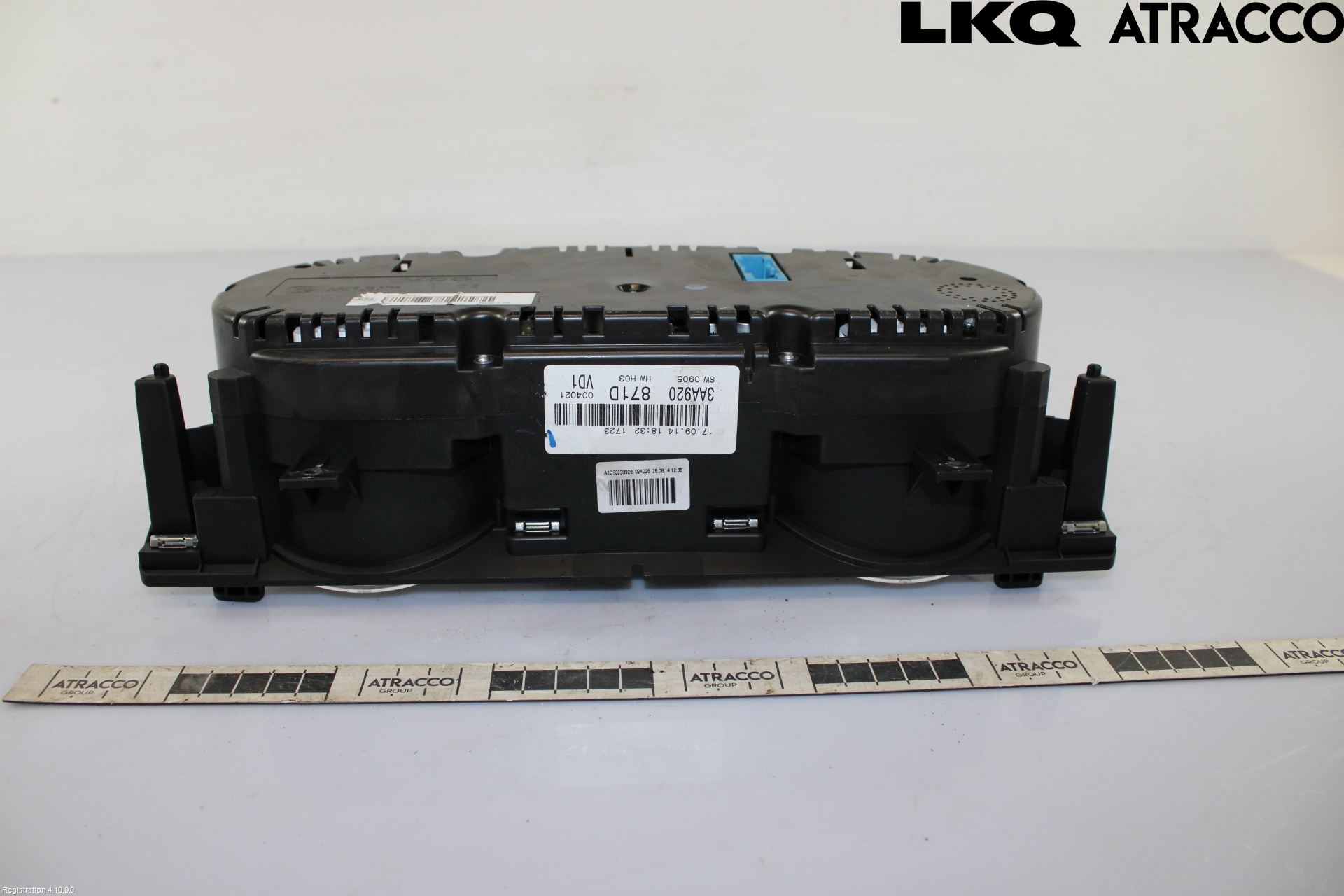 Volkswagen VW PASSAT 11-14 Instrument Komb