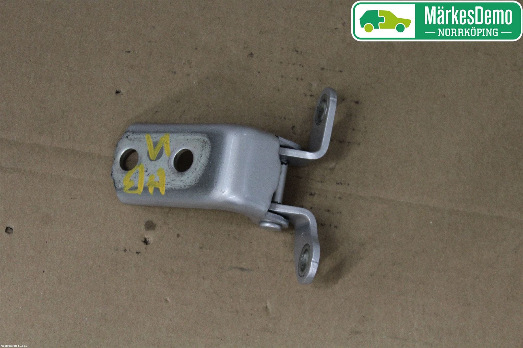 Toyota AVENSIS 09-15 Dörrgångjärn