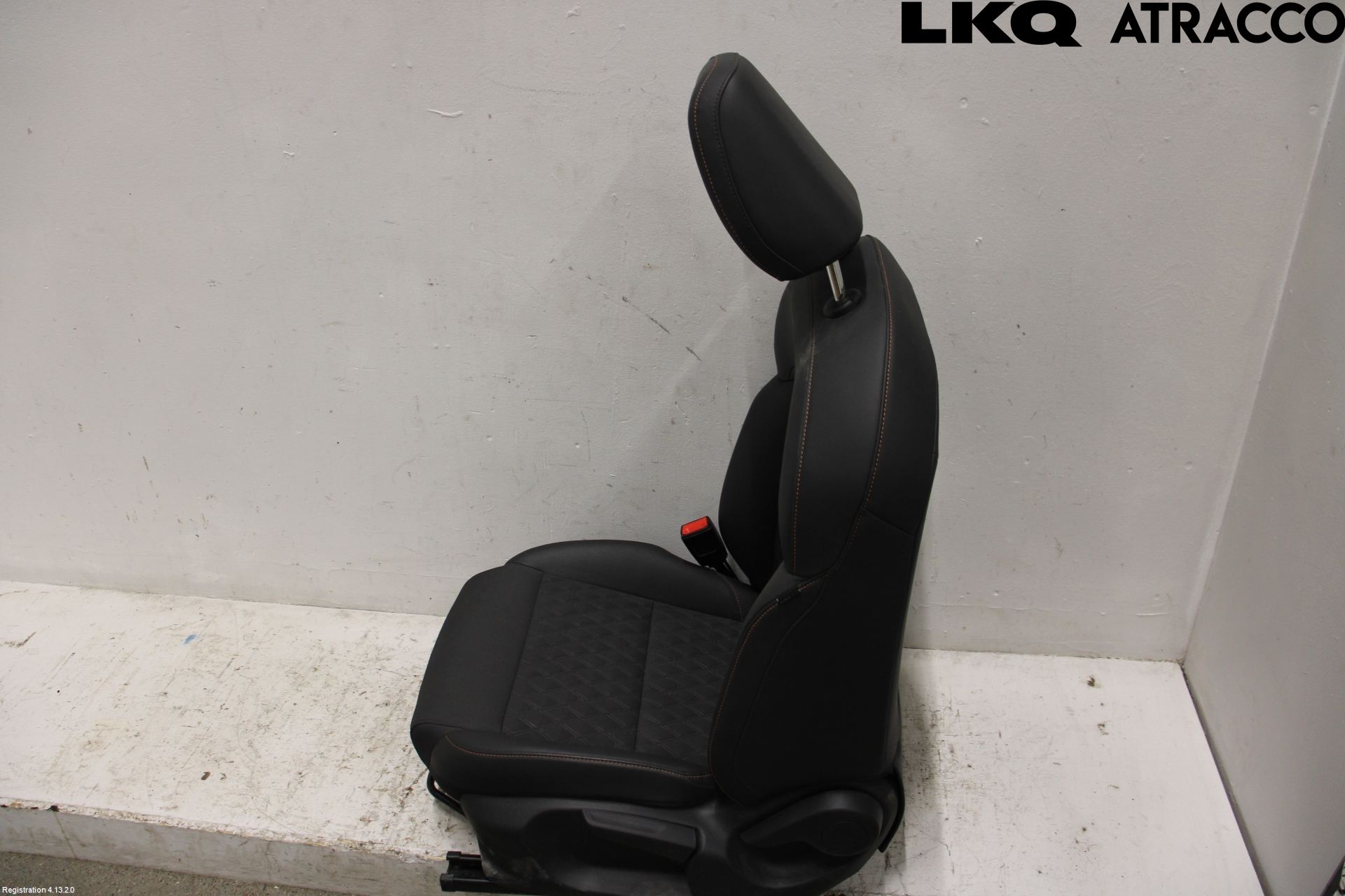 MG 3 HYBRID+ 25- Inredning Stol Fram Vä