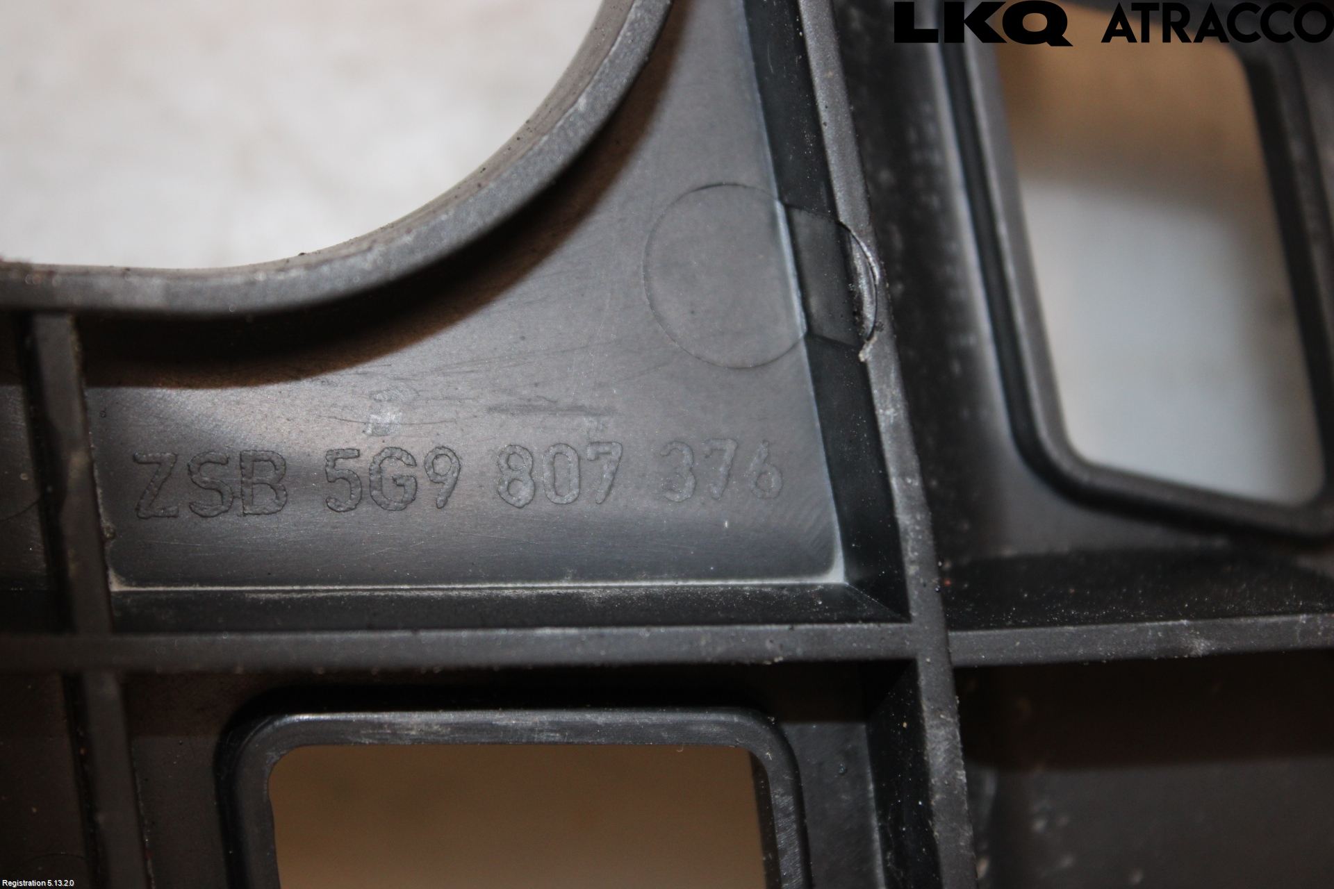 Volkswagen VW GOLF / E-GOLF VII 13-20 Stötfångarfäste Bak Hö