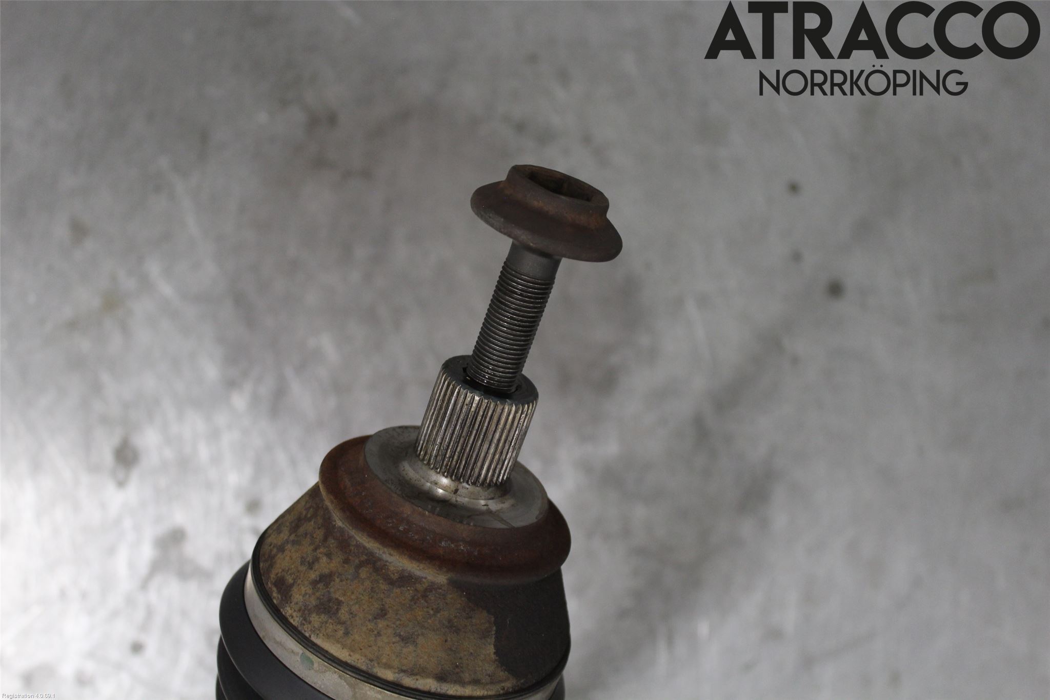 Audi A8/S8 4E  02-09 Drivaxel Fram Vänster
