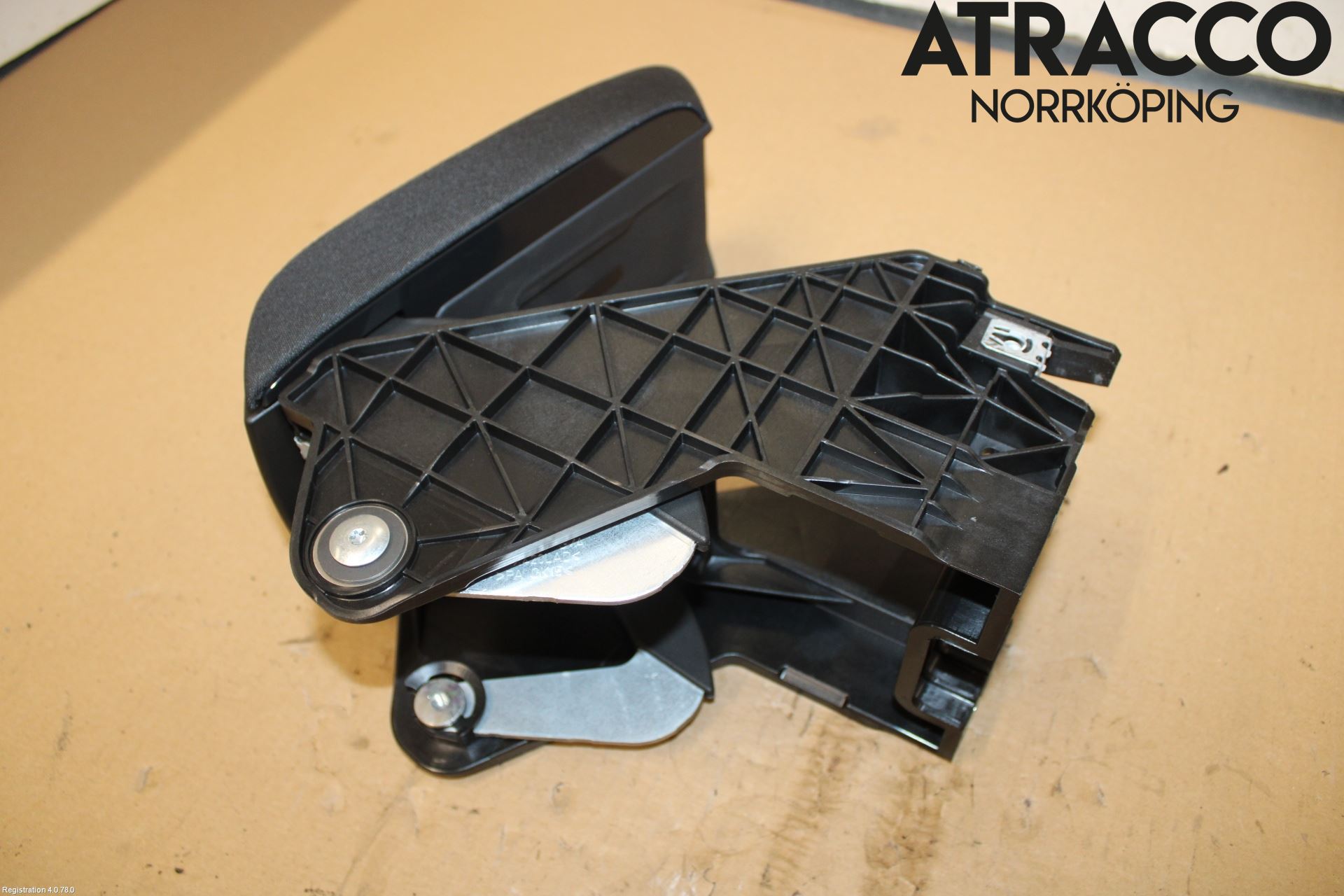 Skoda KAMIQ 20- Inredning Armstöd