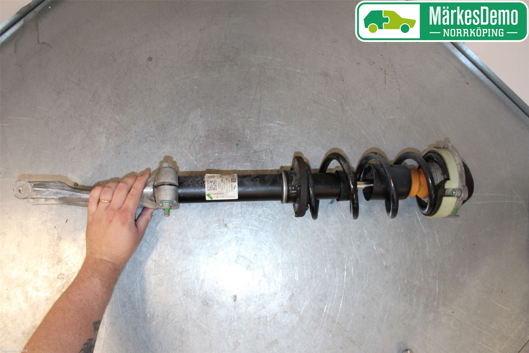 Audi A4/S4 B9 16-19 Fjäderben Fram Höger